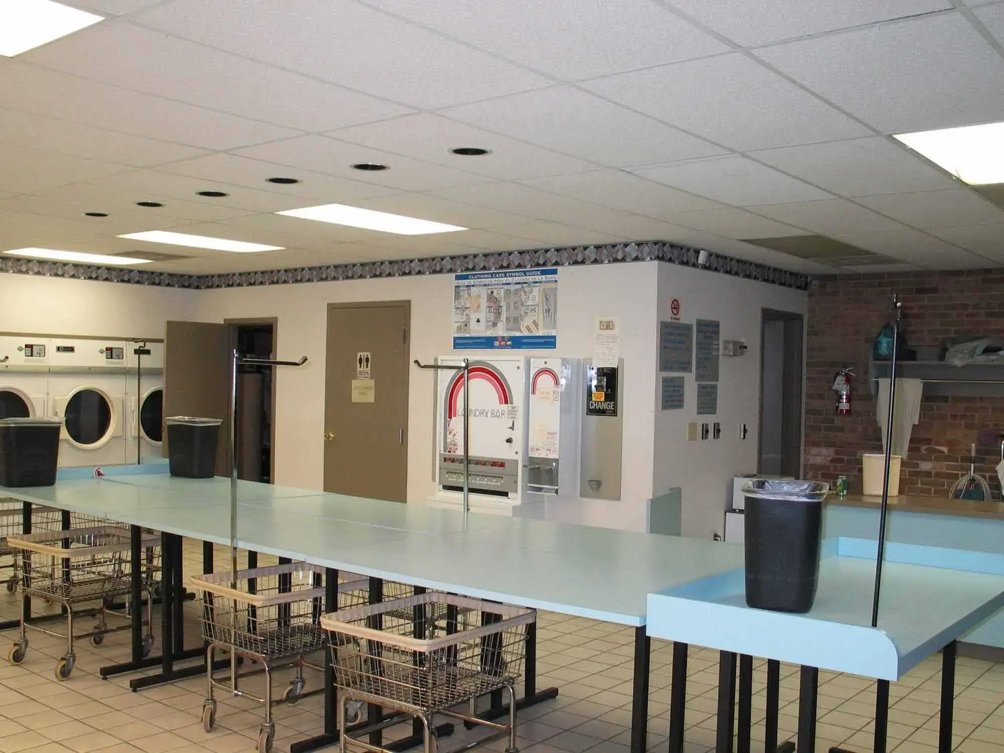Shore Center Laundry - Image 9
