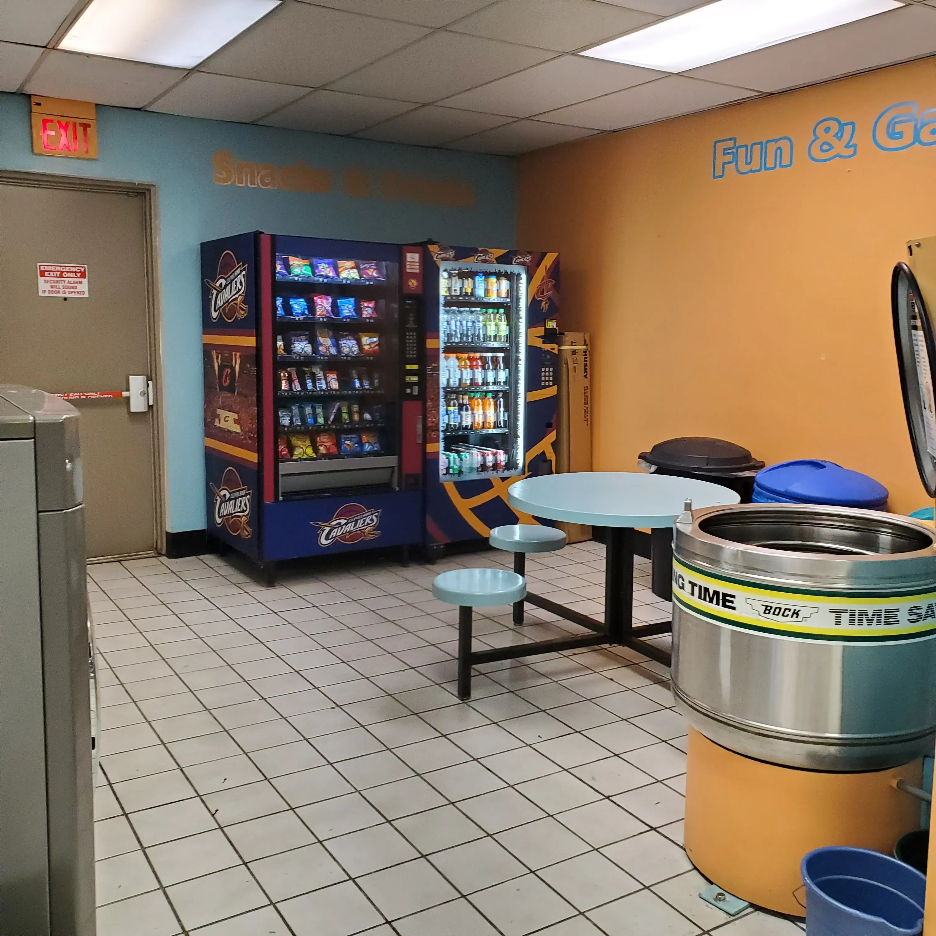 Shore Center Laundry thumbnail 5