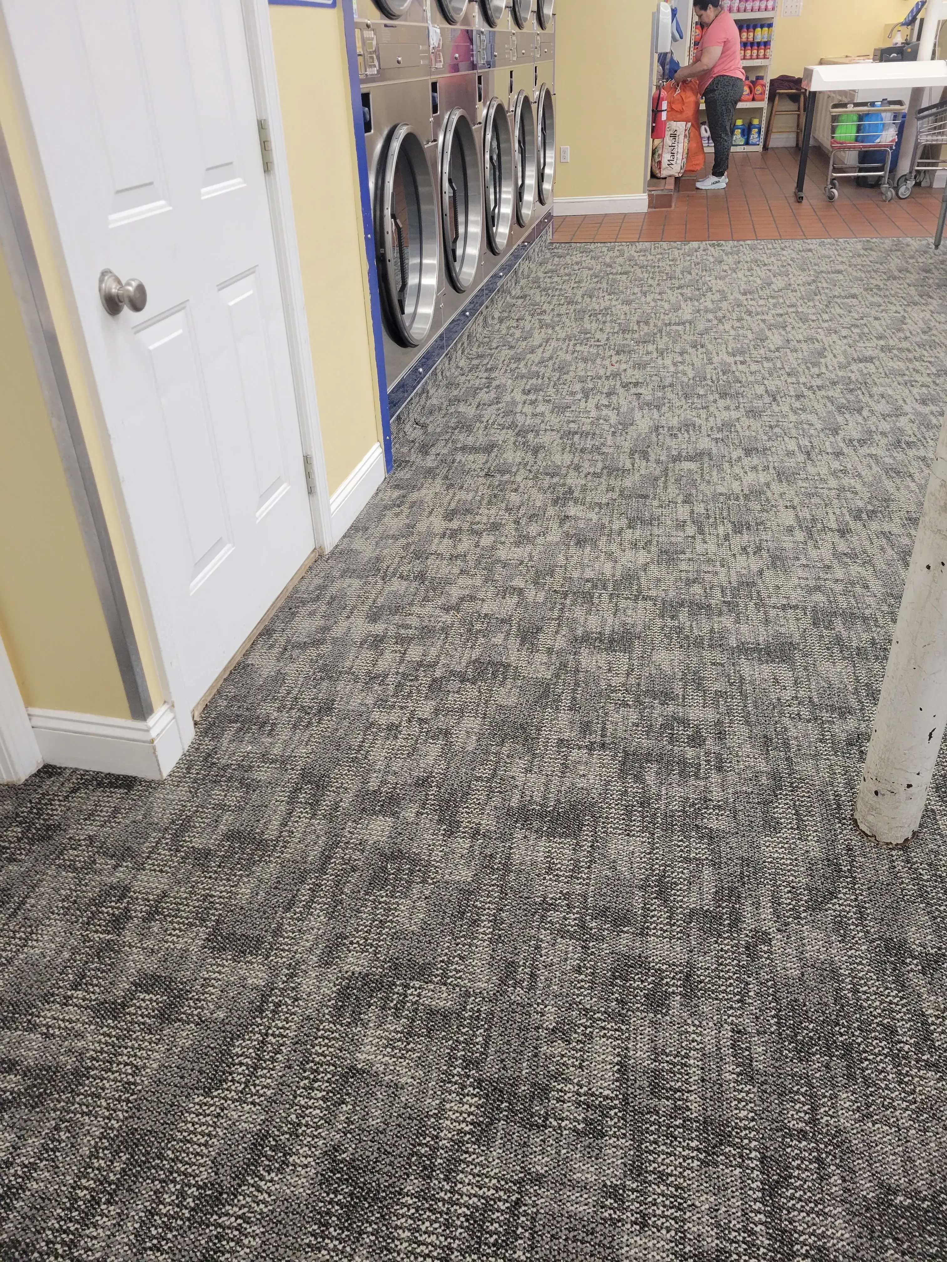 Shoreside Laundromat - Image 11