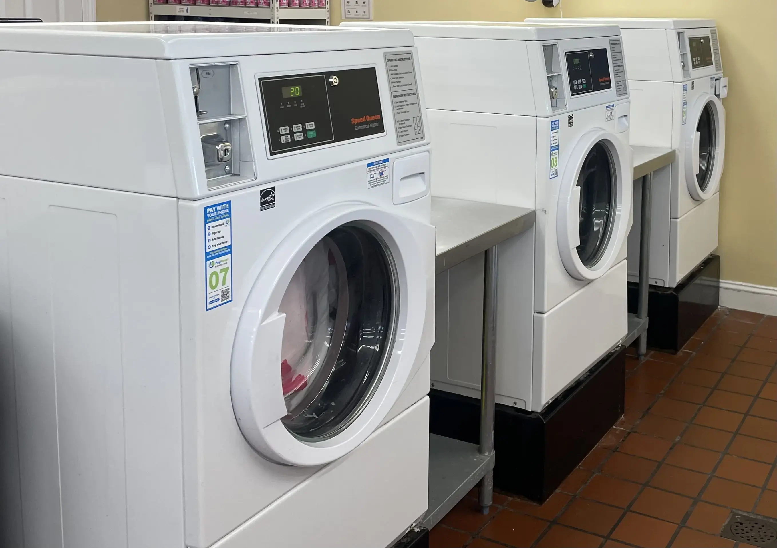 Shoreside Laundromat thumbnail 12