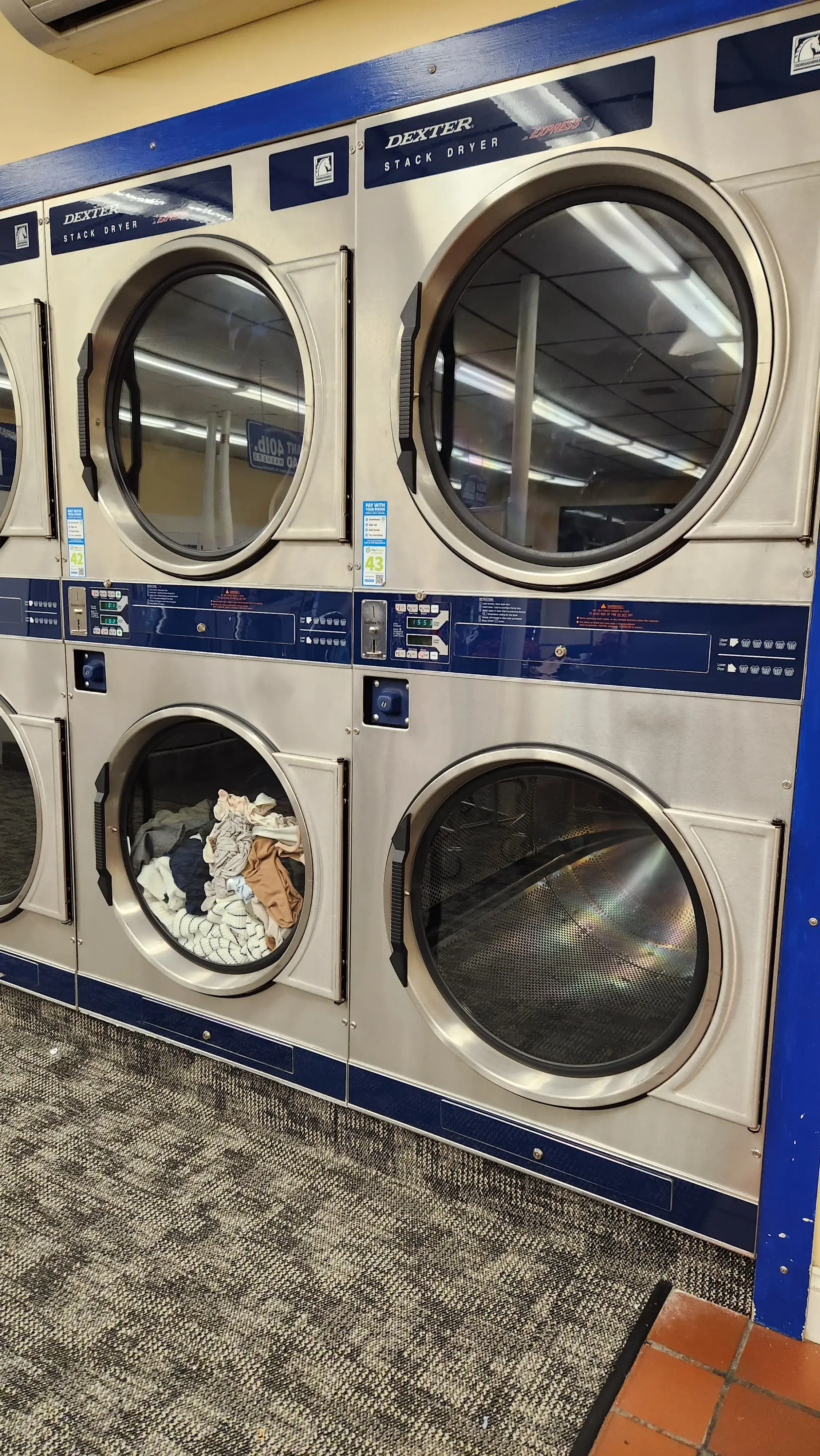 Shoreside Laundromat thumbnail 18