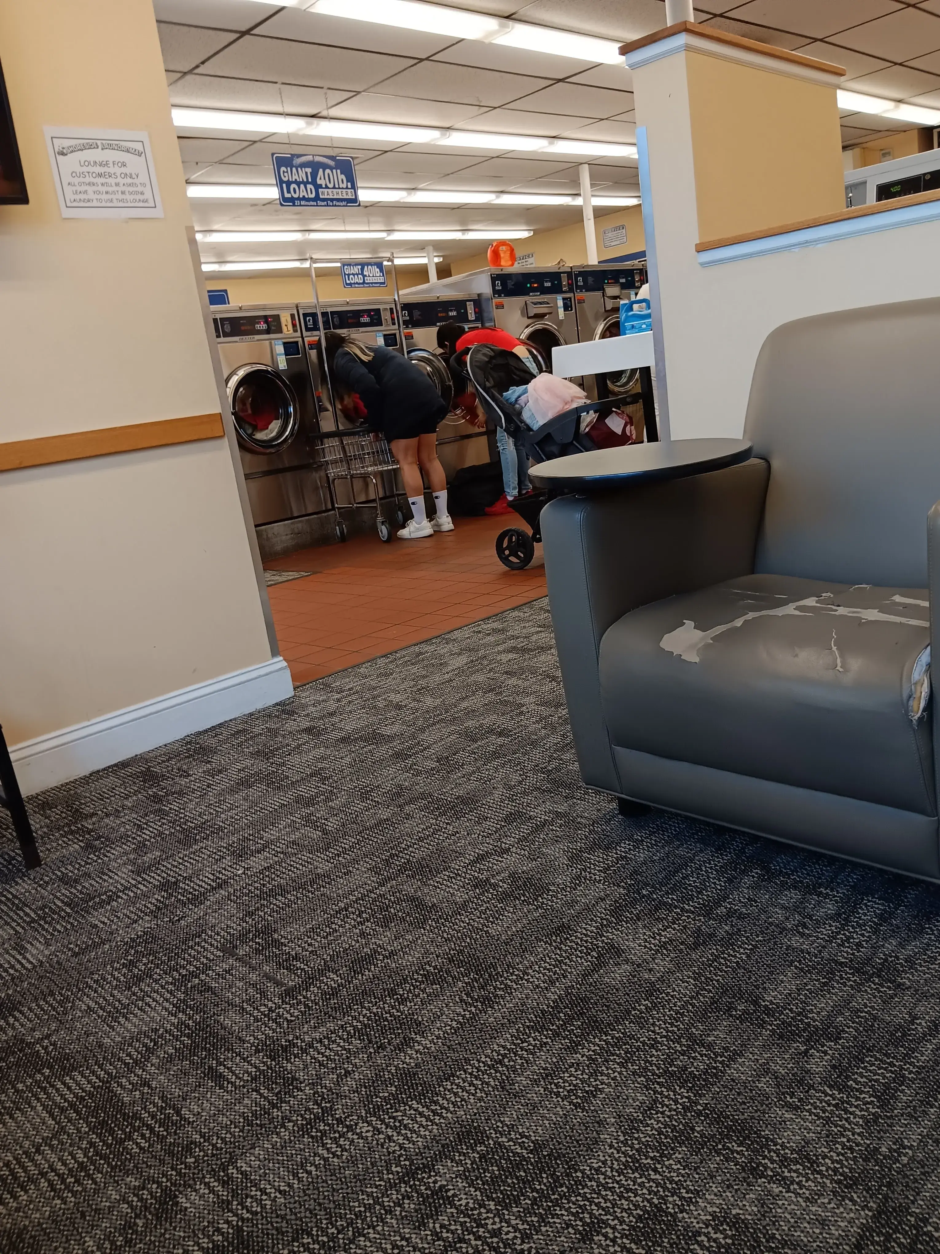 Shoreside Laundromat thumbnail 10