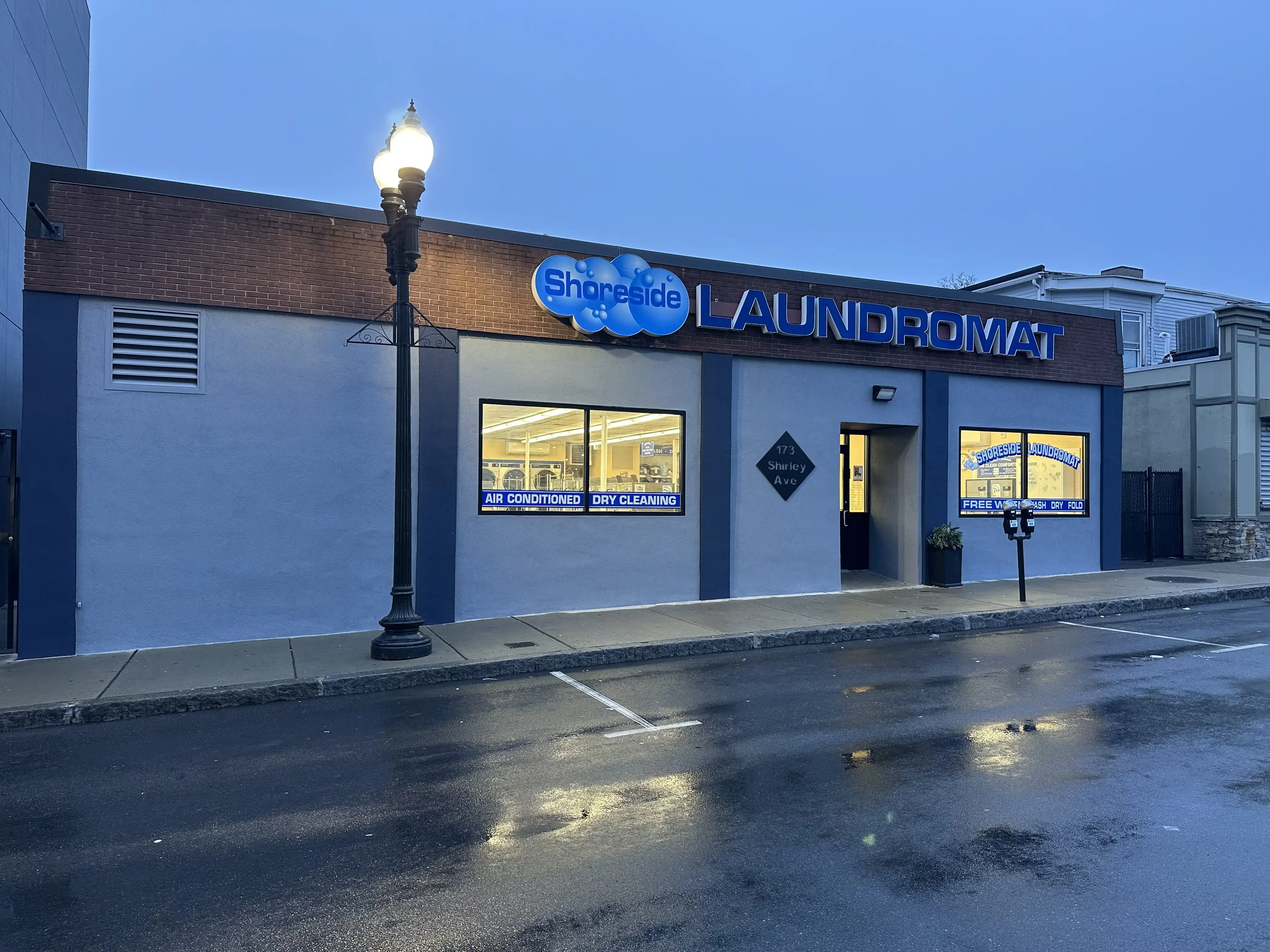 Shoreside Laundromat thumbnail 9