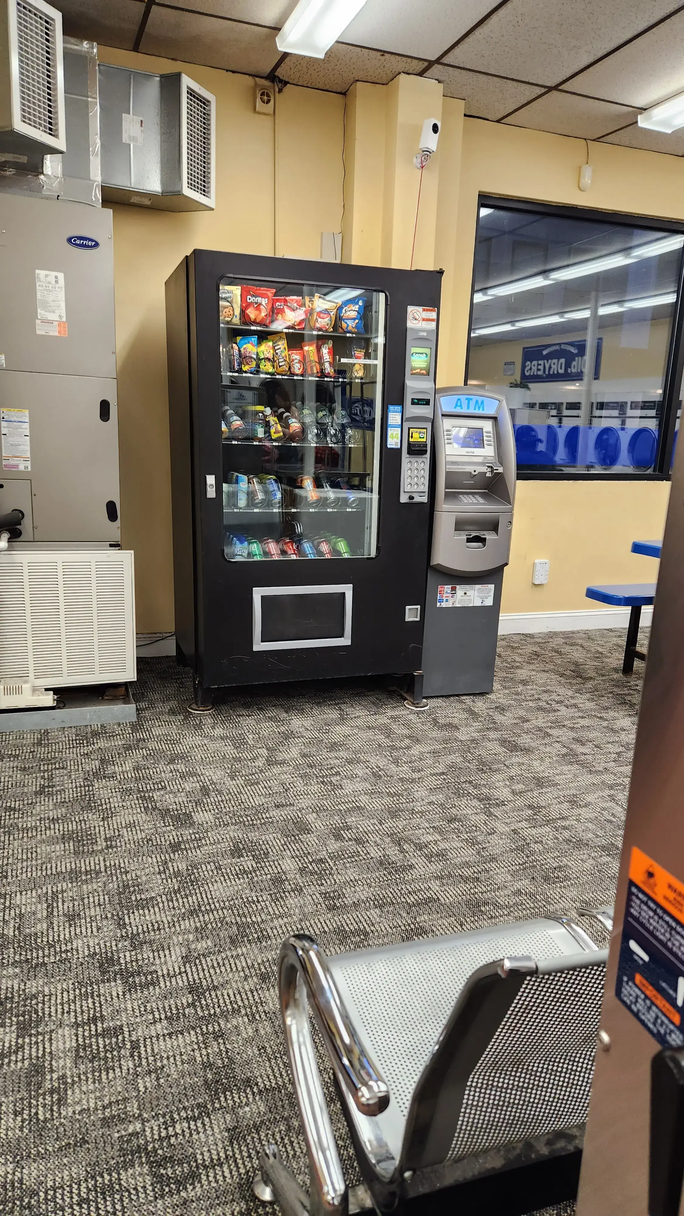 Shoreside Laundromat - Image 13
