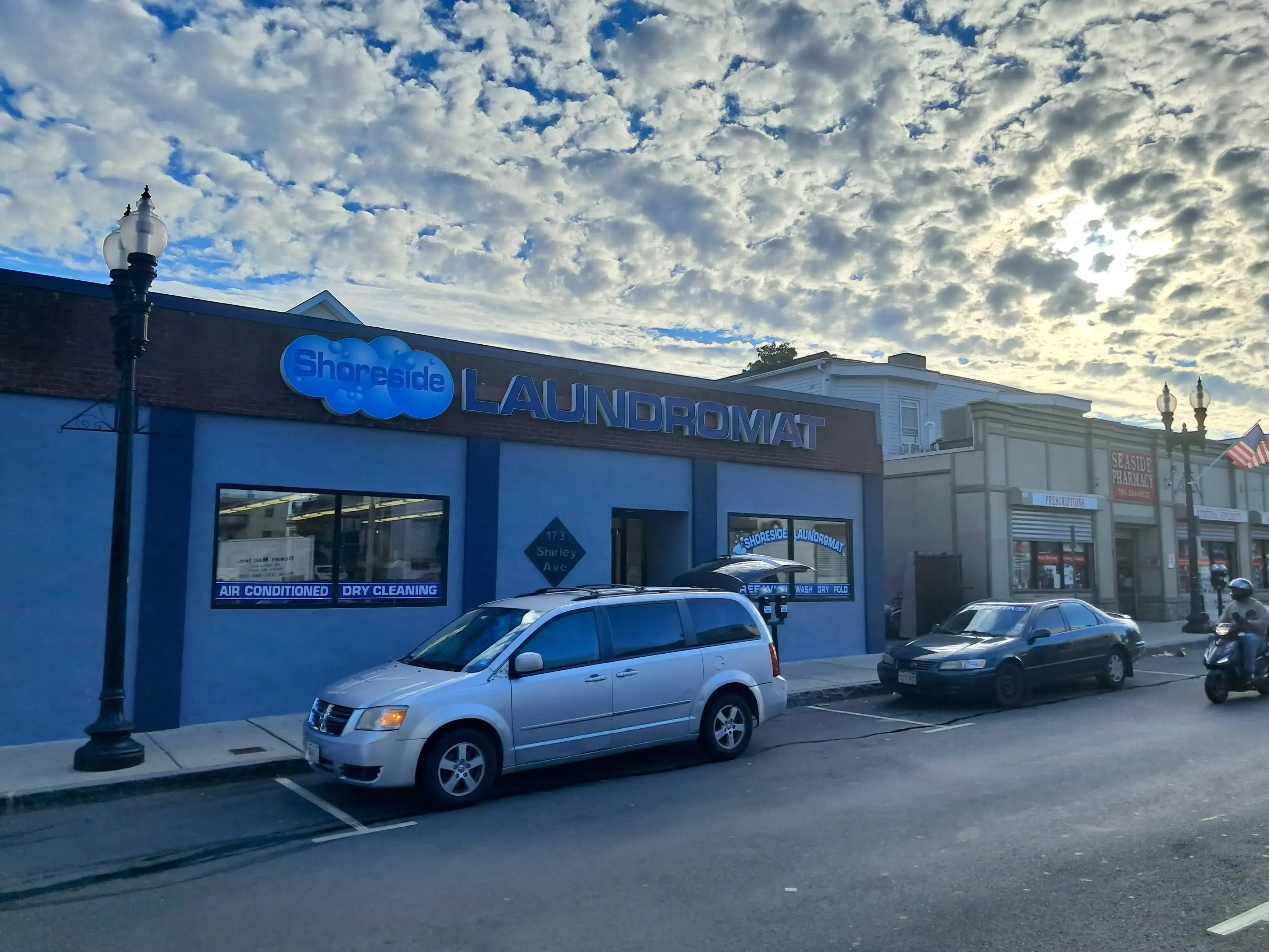 Shoreside Laundromat thumbnail 4