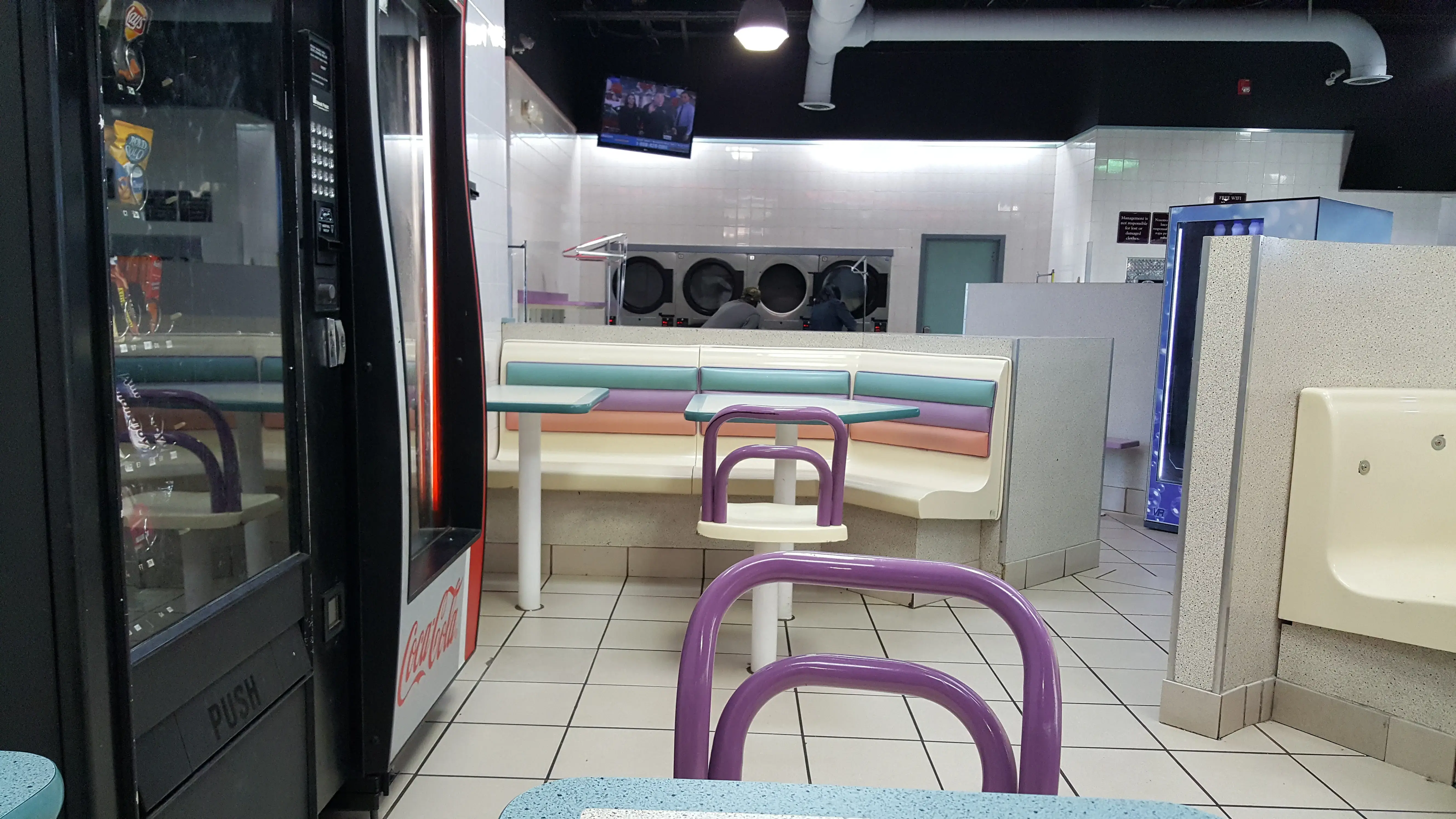 Showcase Laundromat - Image 5