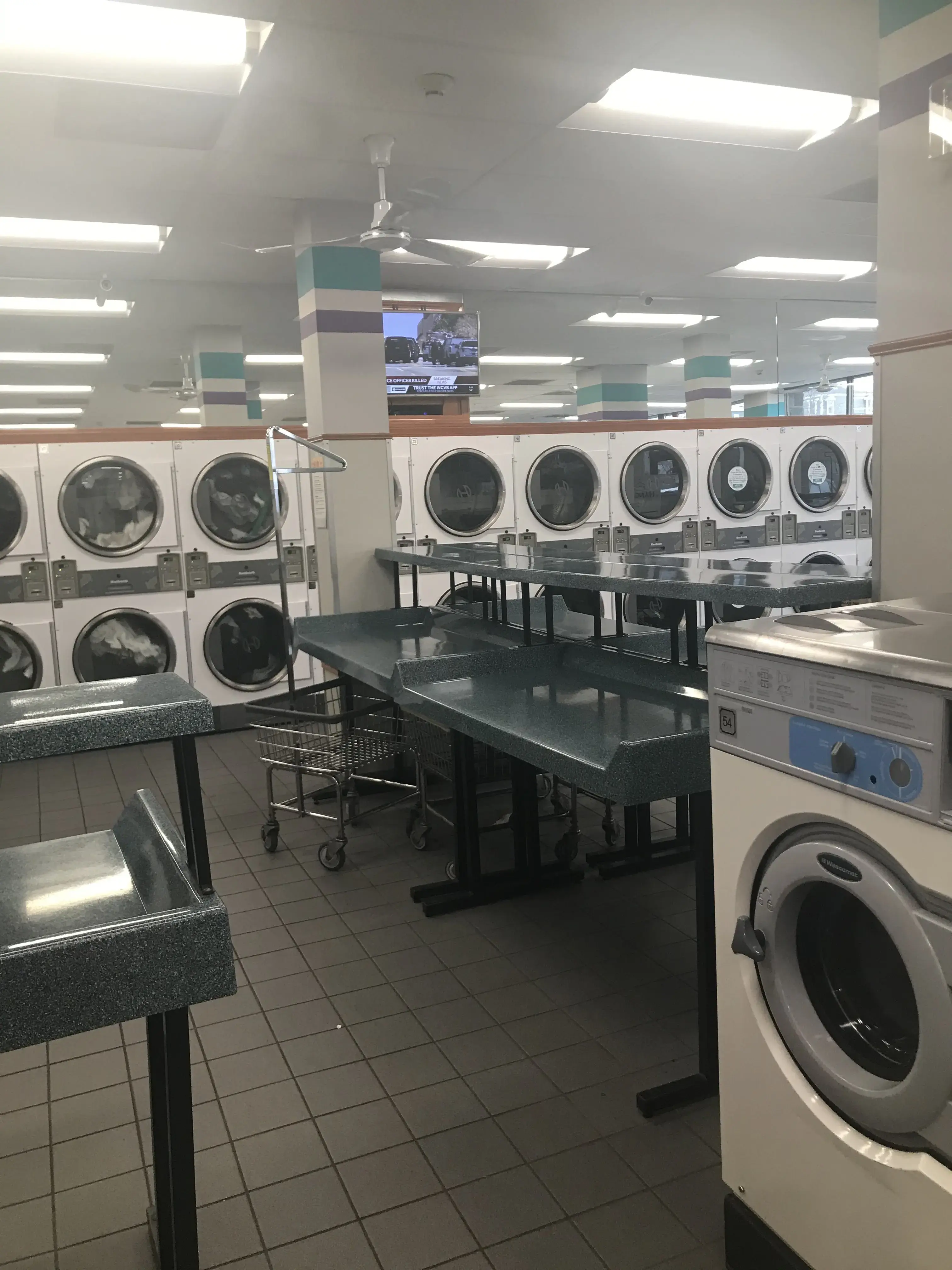 Showcase Laundromat thumbnail 14