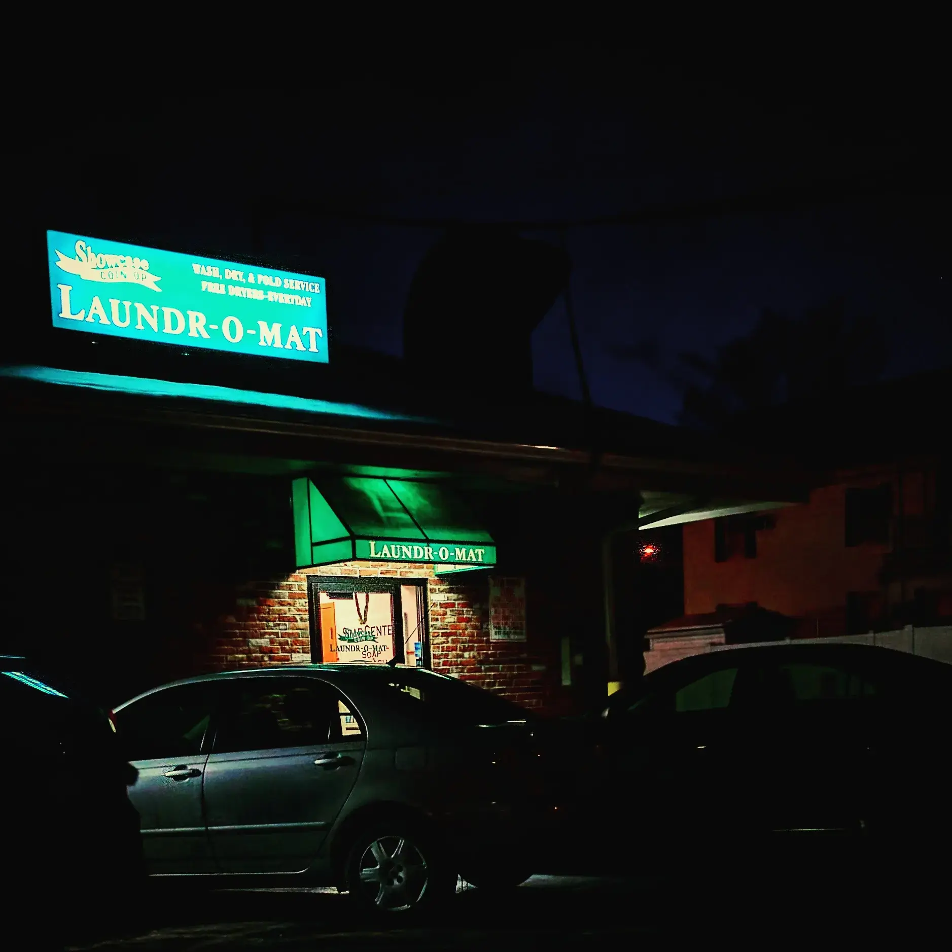 Showcase Laundromat - Image 9