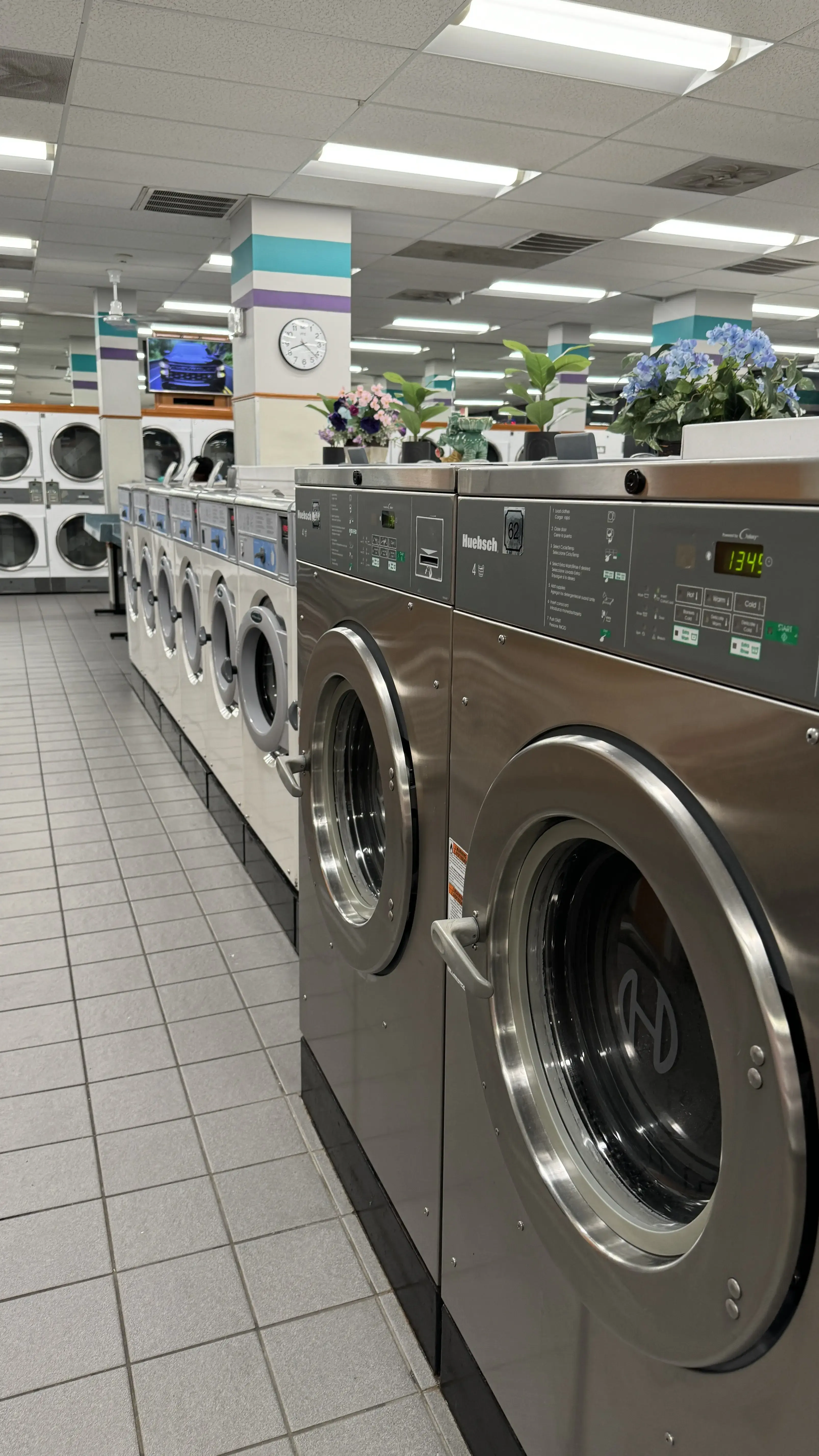 Showcase Laundromat thumbnail 2