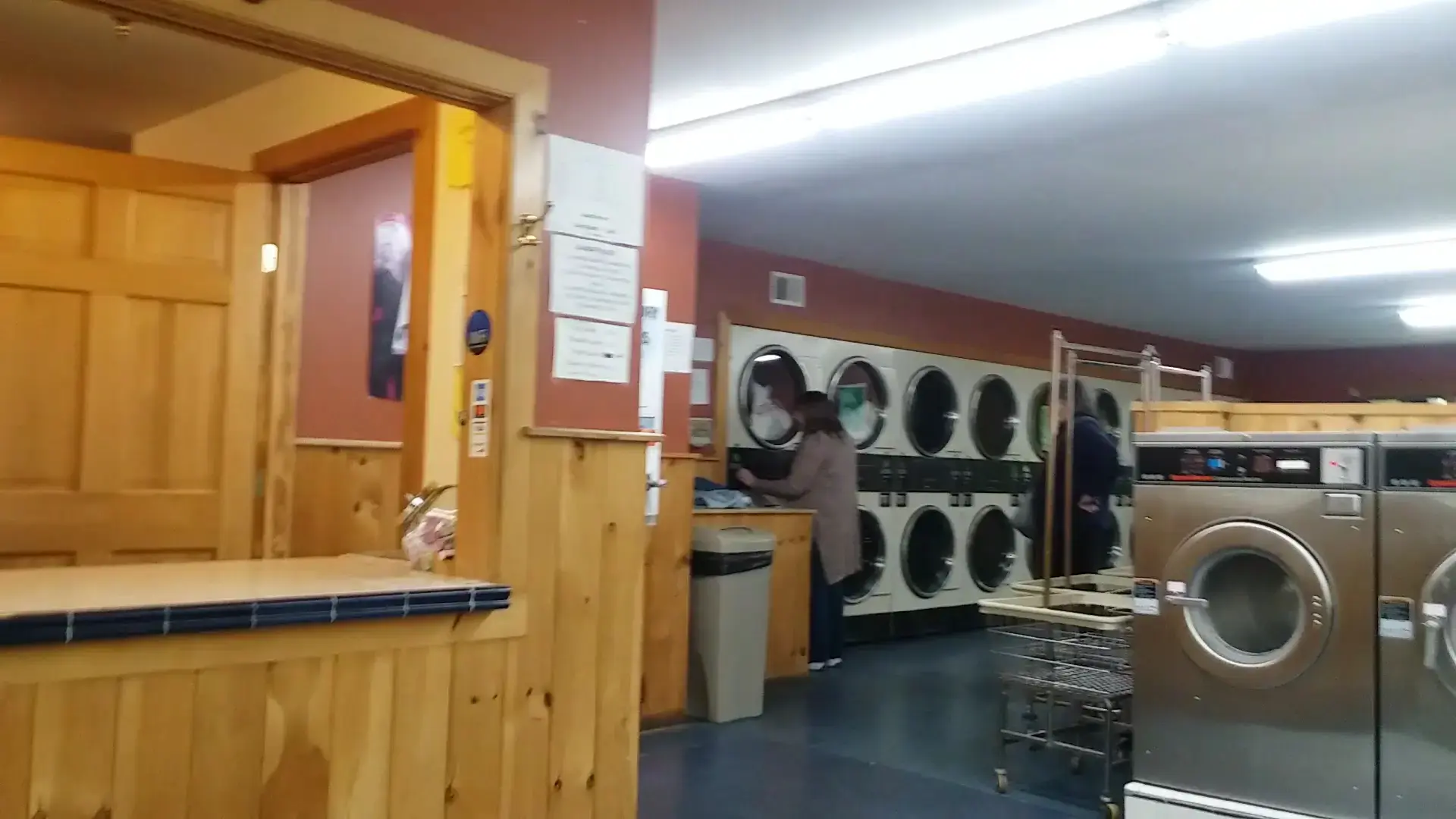 Side Street Laundromat - Image 2