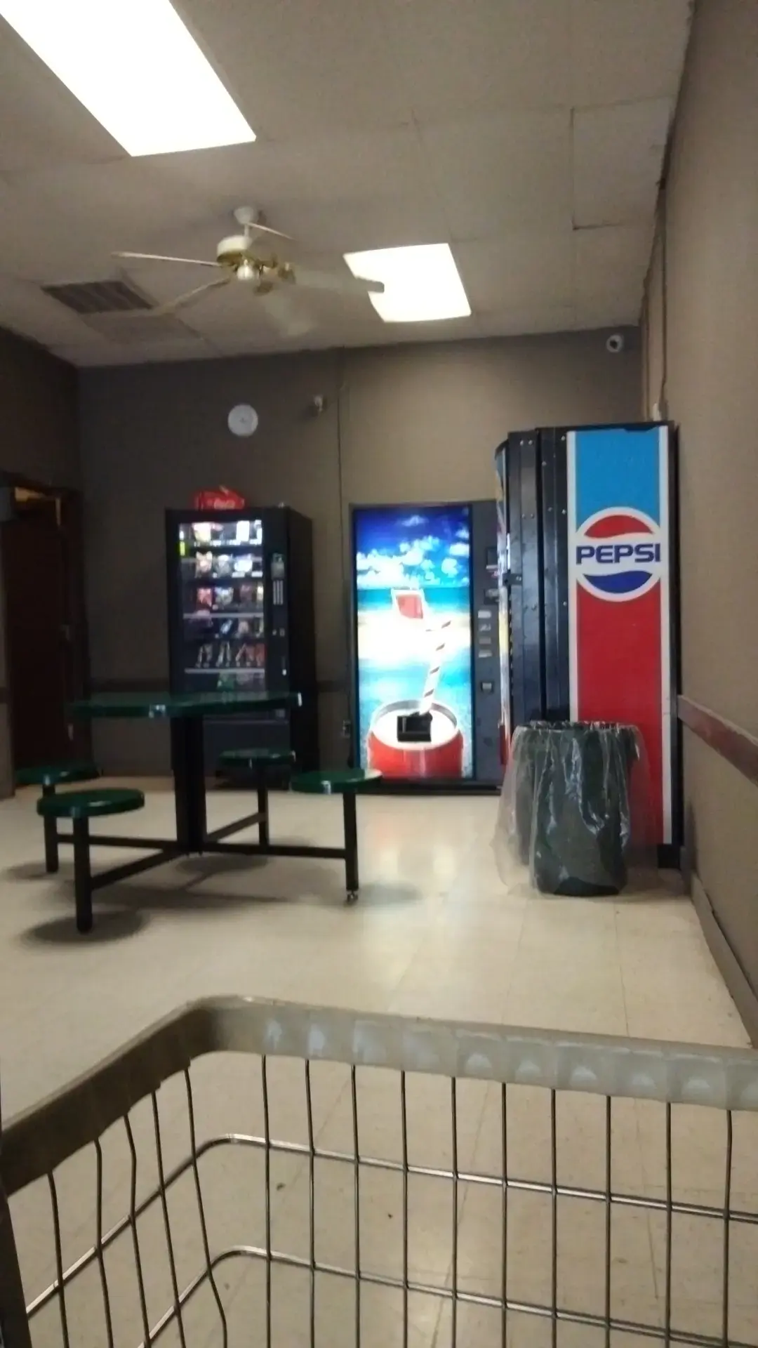 Sids Suds Laundromat - Image 7