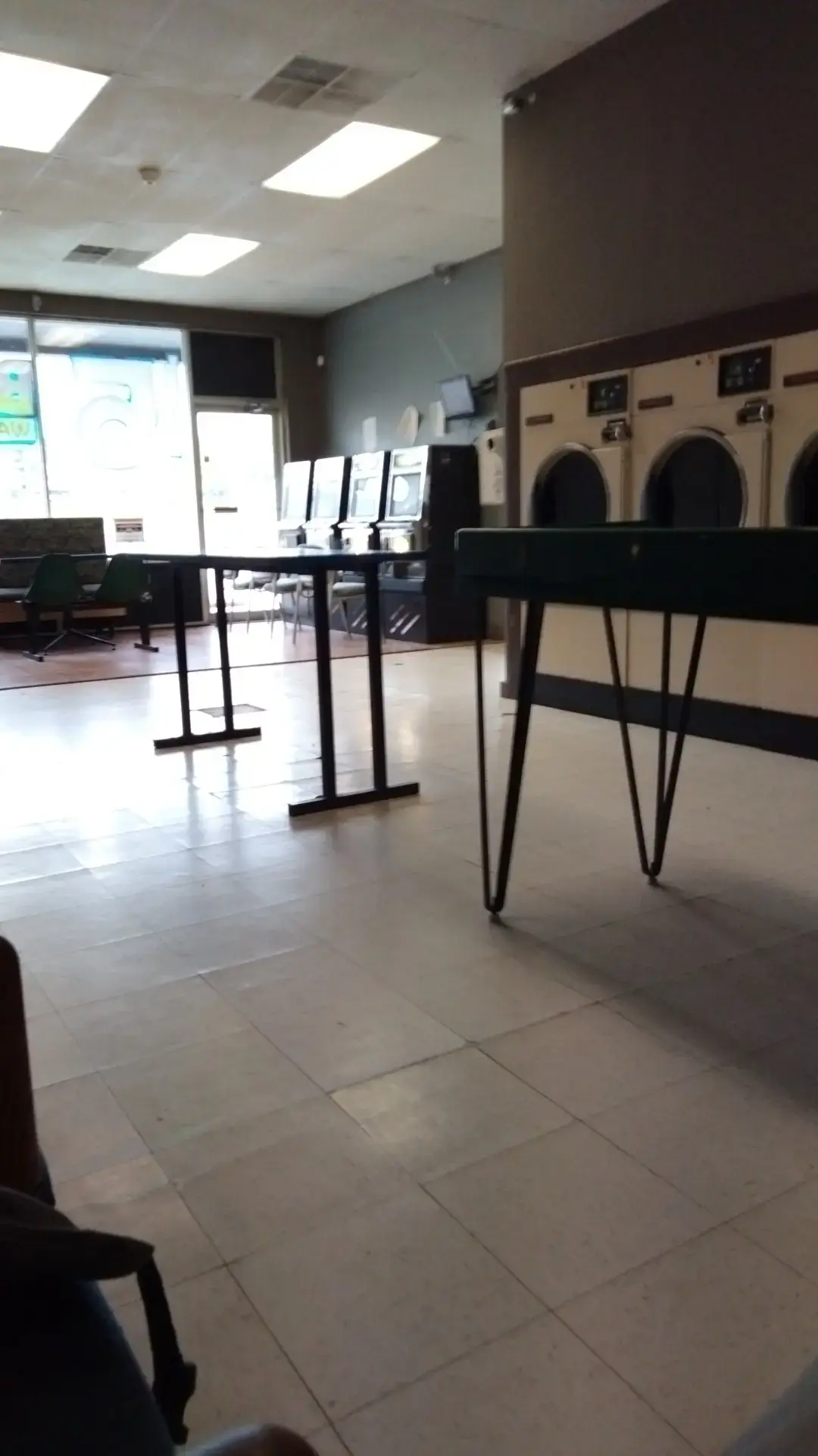 Sids Suds Laundromat - Image 3
