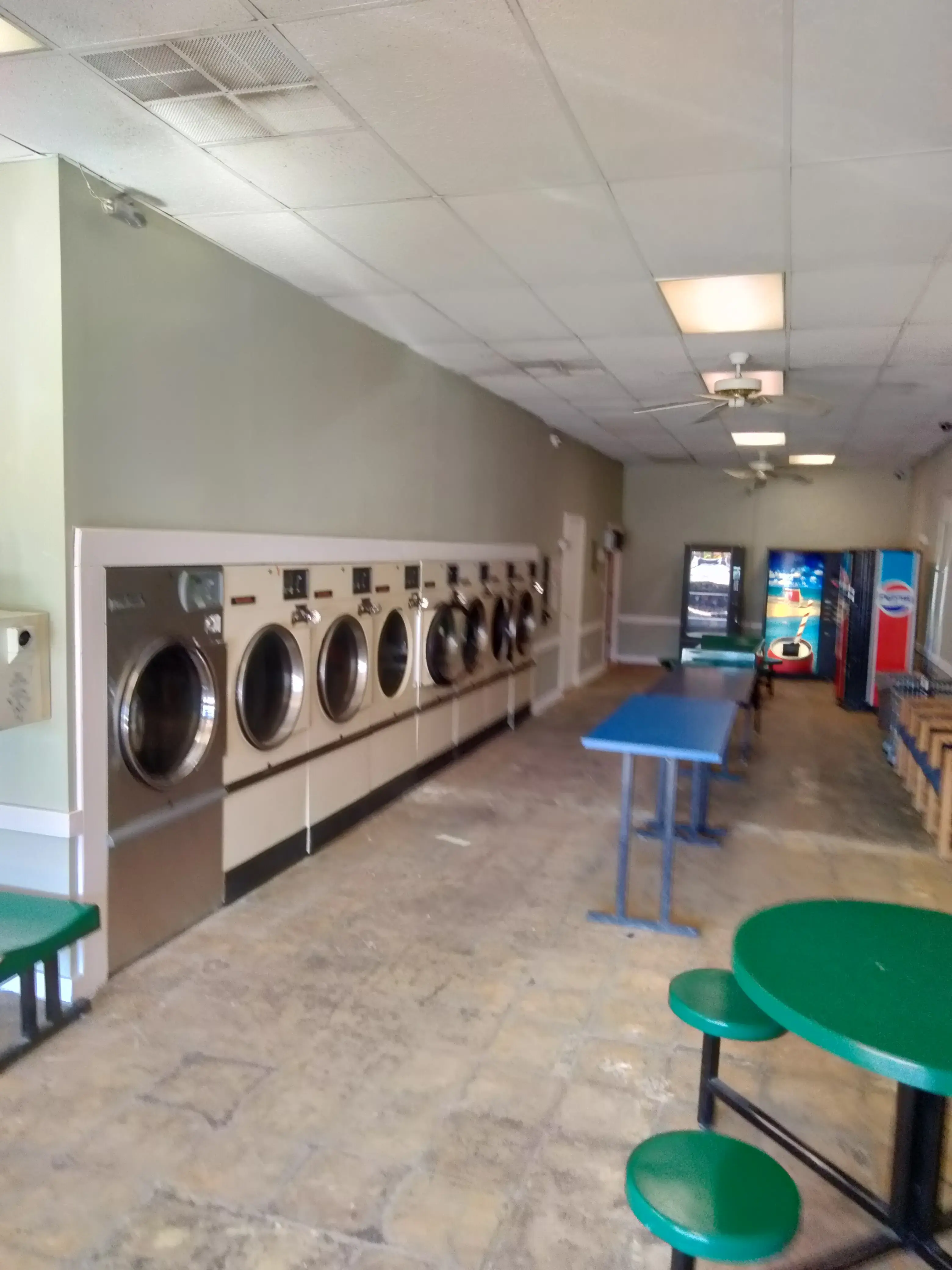 Sids Suds Laundromat thumbnail 12