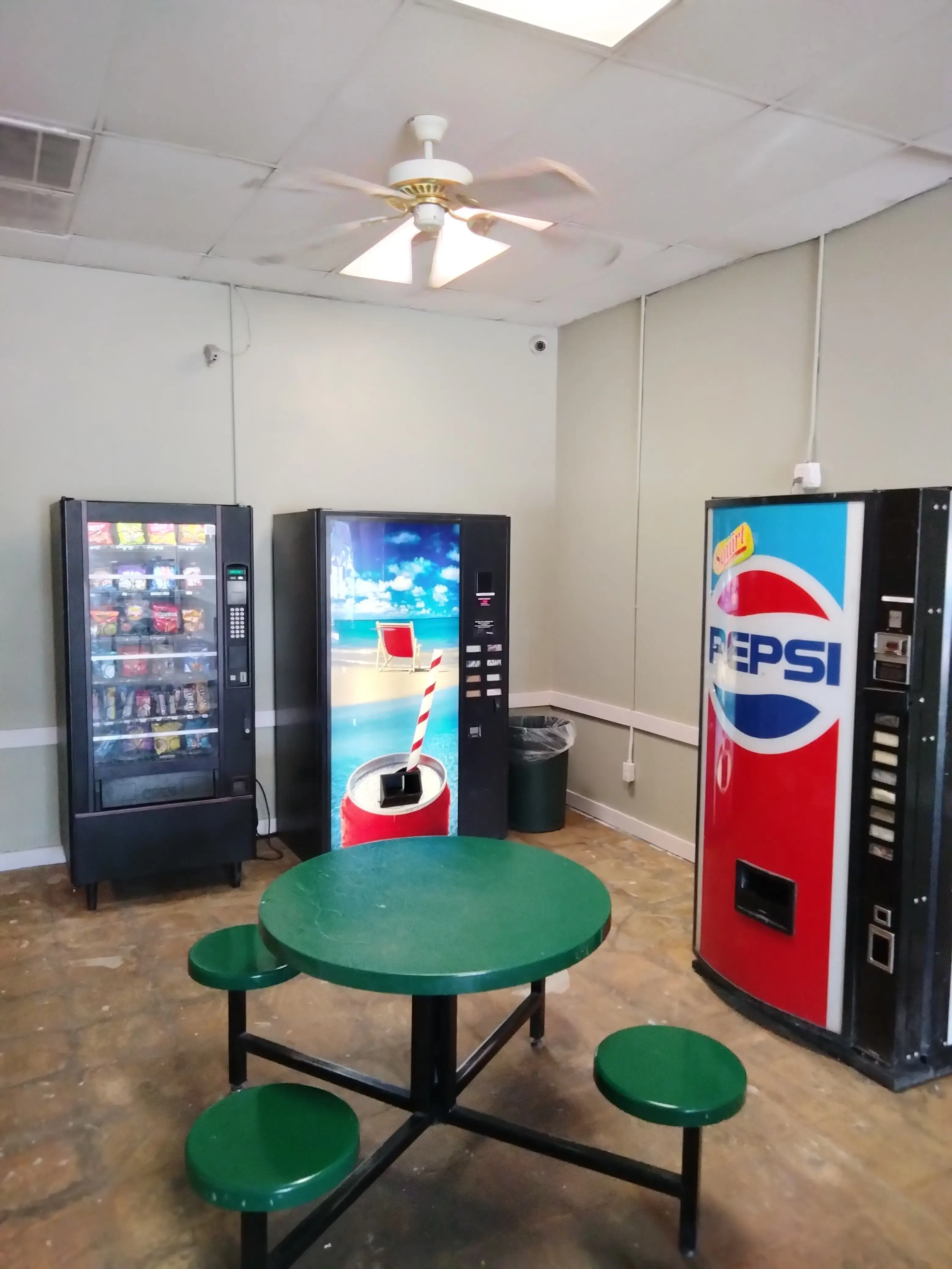 Sids Suds Laundromat - Image 9