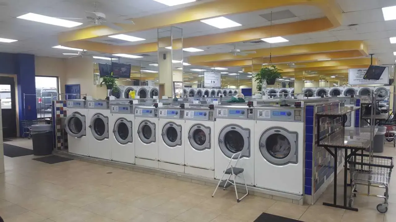 Silk City Laundromat - Image 4