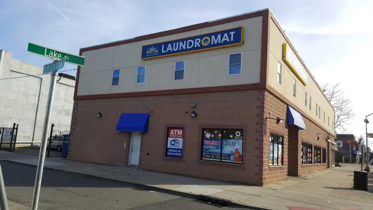 Silk City Laundromat - Image 7