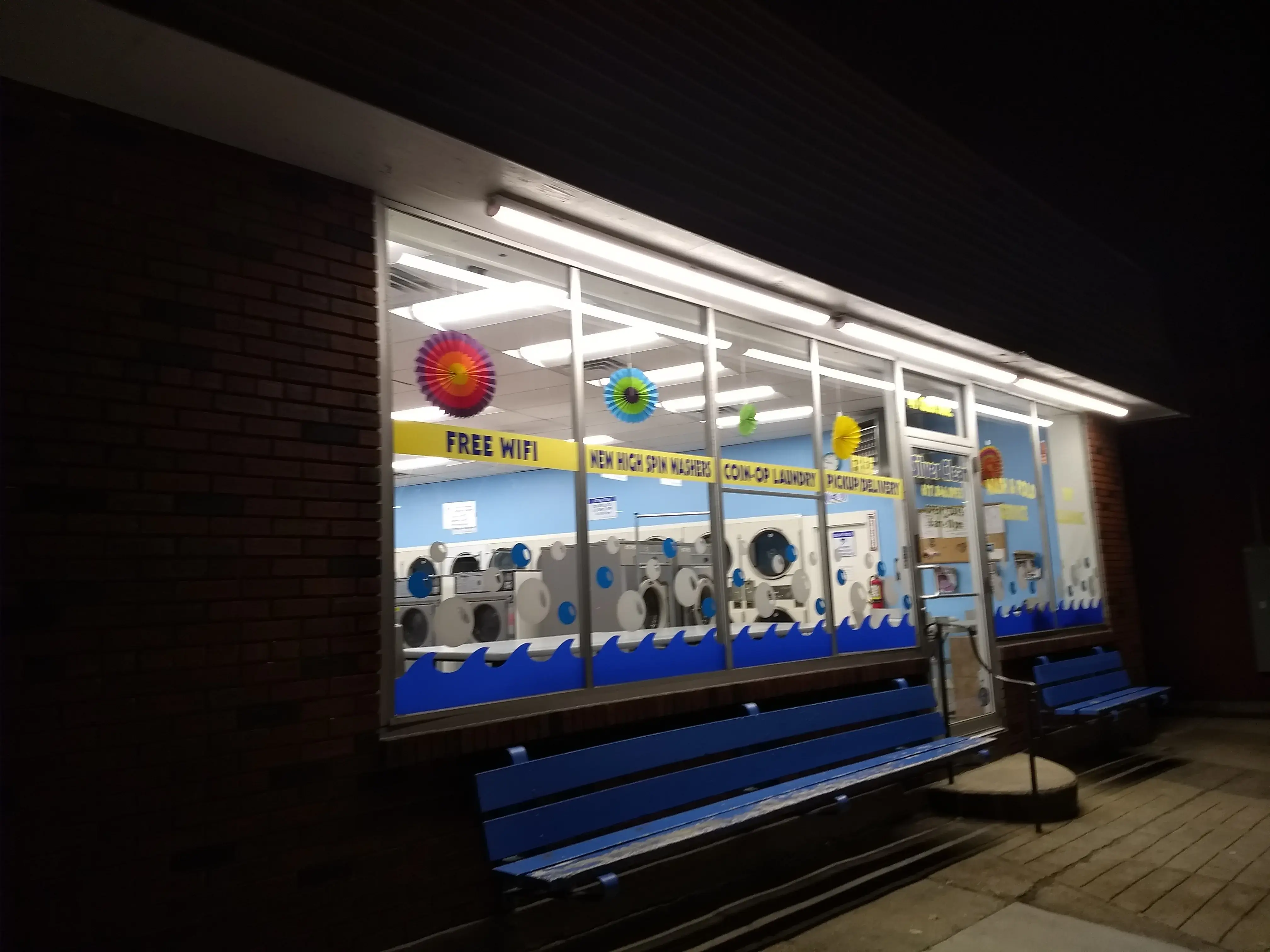 Silver Clean Laundromat - Image 13