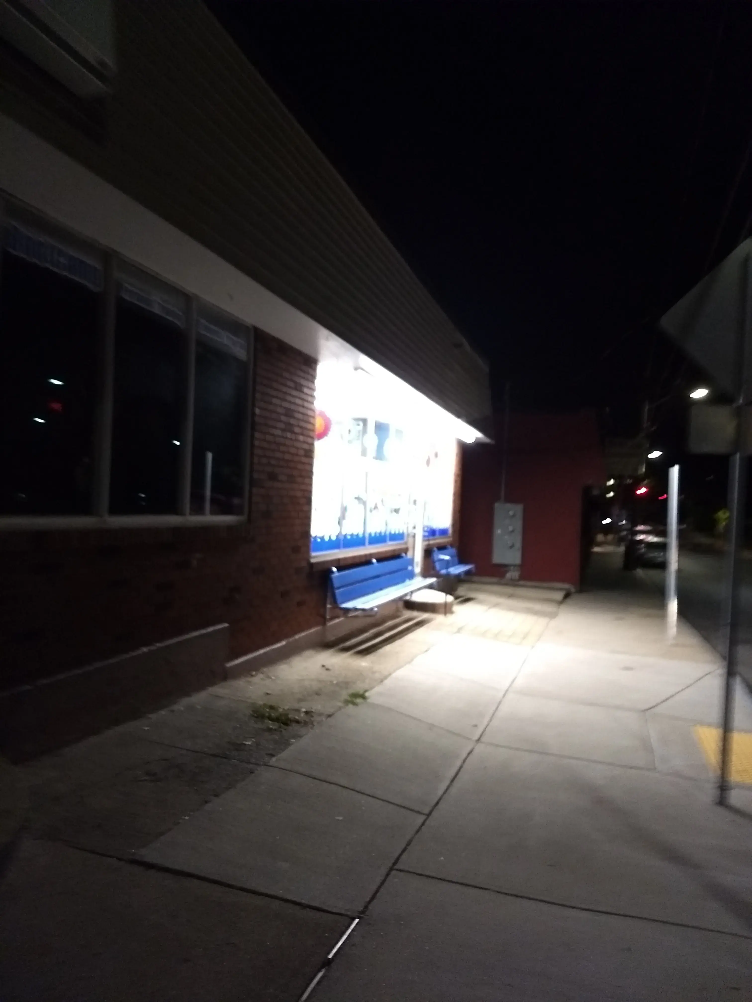 Silver Clean Laundromat - Image 20