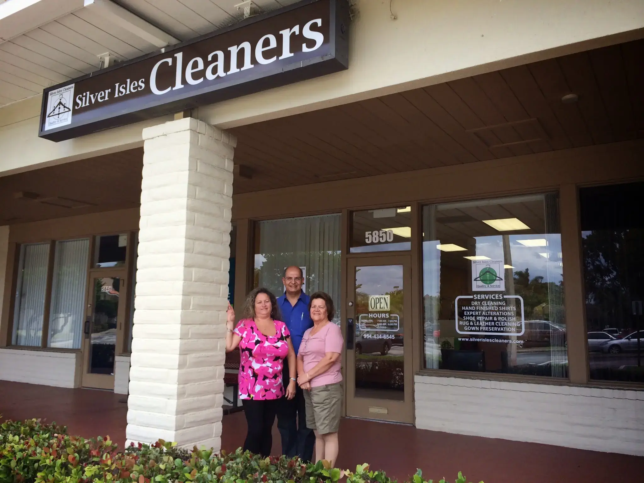 Silver Isles Cleaners @ Countryside Shops - Image 4
