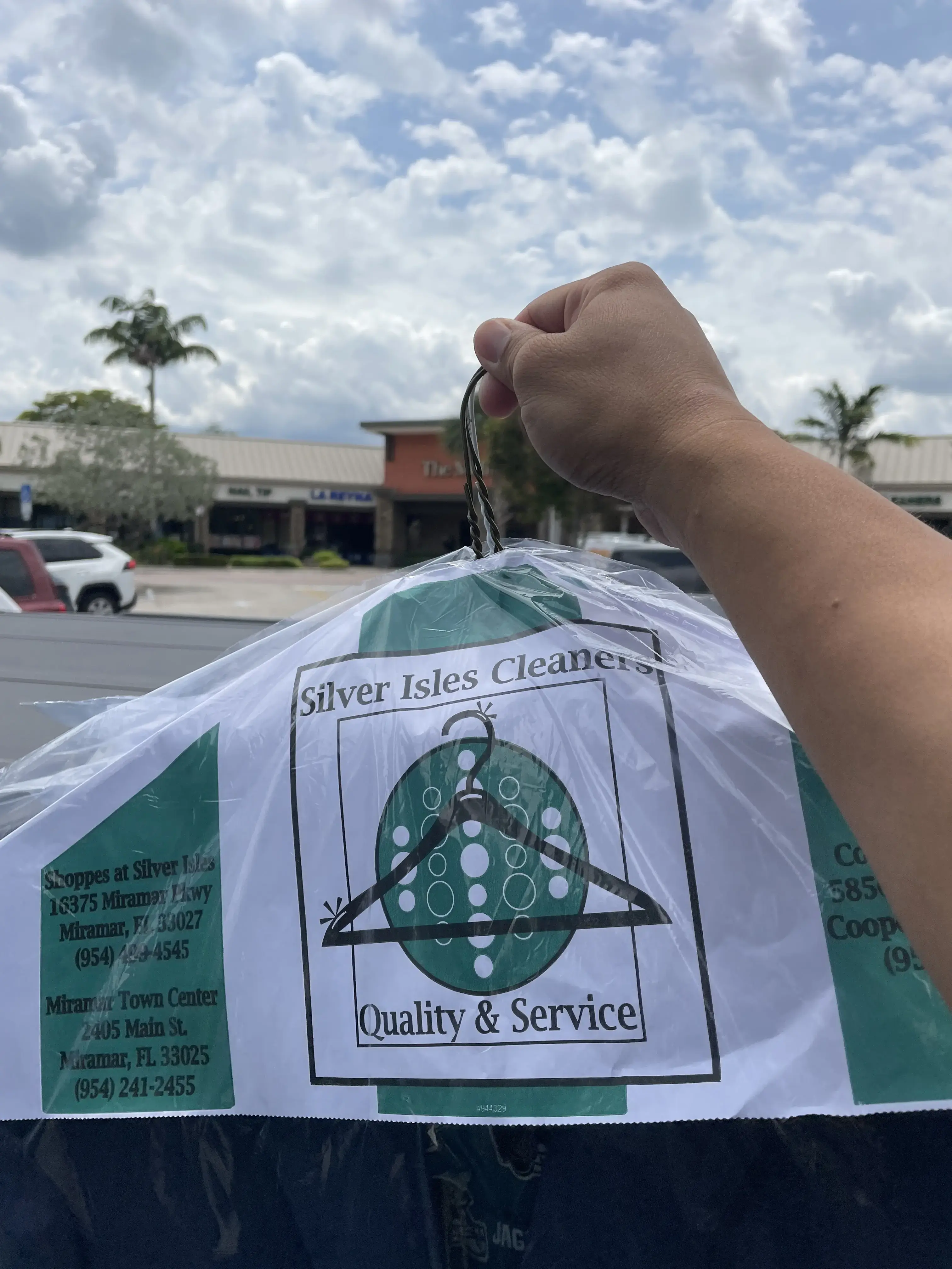 Silver Isles Cleaners @ Countryside Shops thumbnail 5