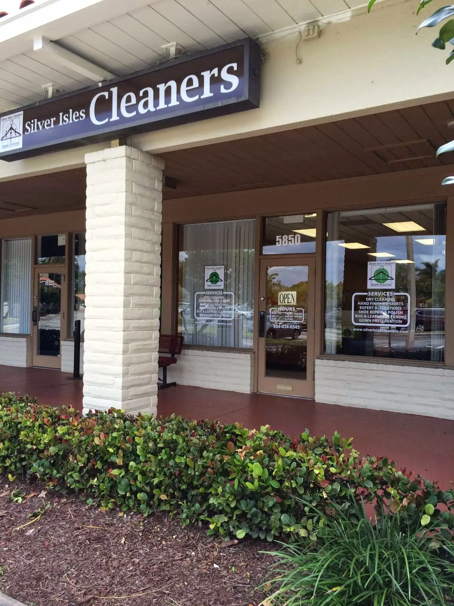 Silver Isles Cleaners @ Countryside Shops - Image 18