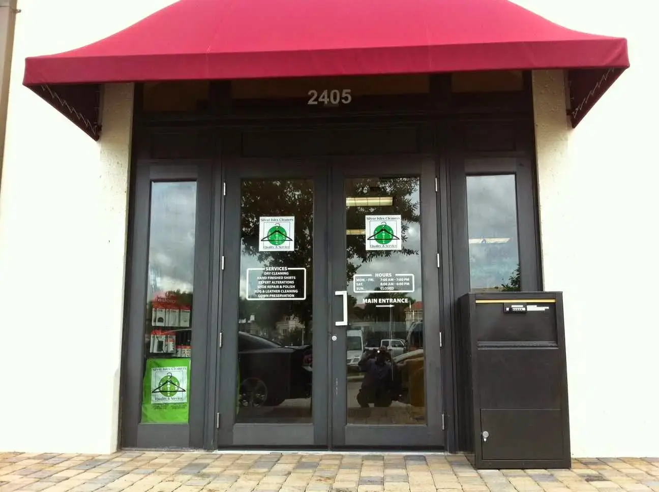 Silver Isles Cleaners @ Miramar Town Center thumbnail 6