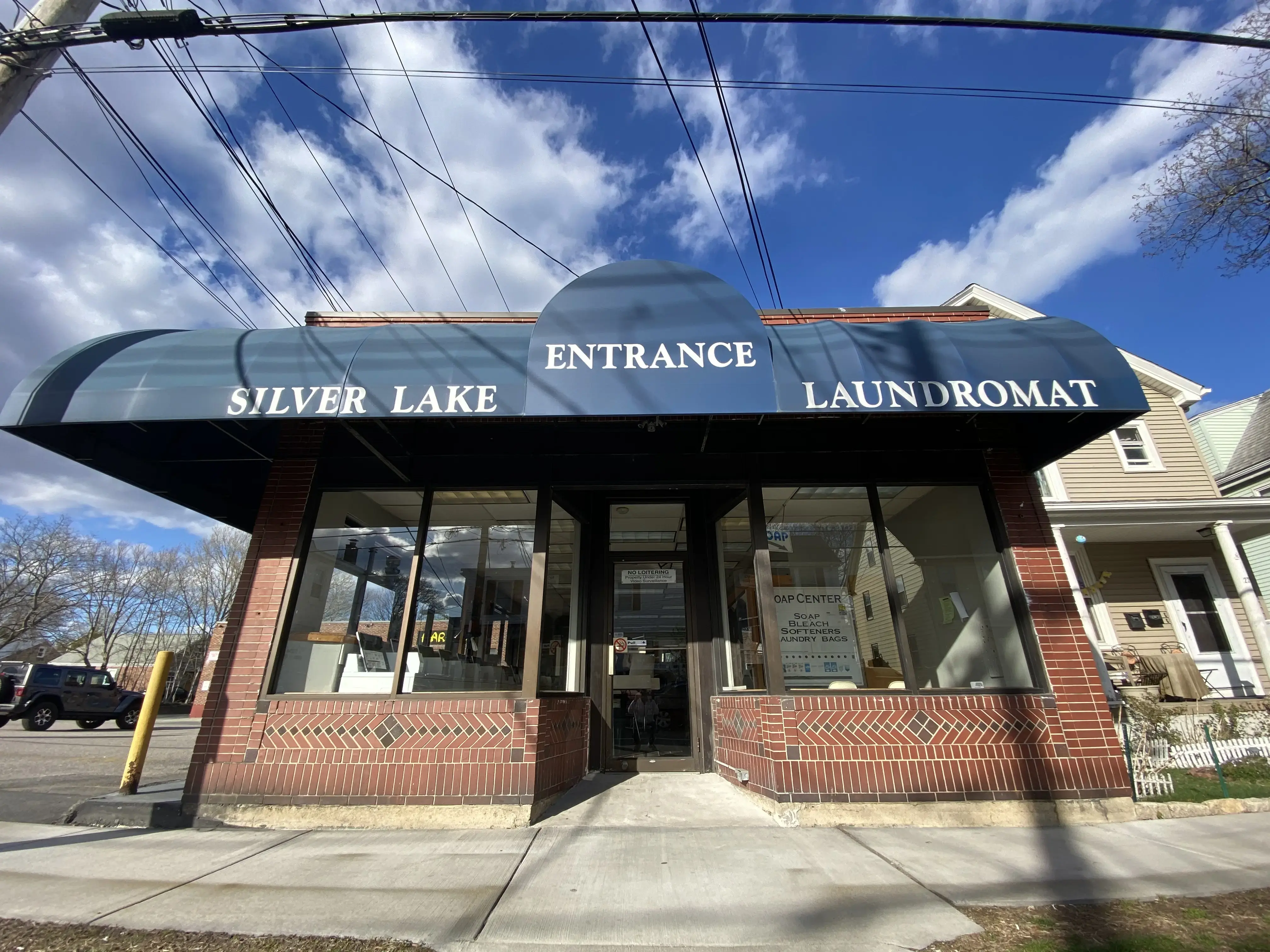 Silver Lake Laundromat location