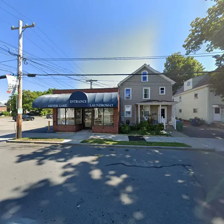 Silver Lake Laundromat thumbnail 17