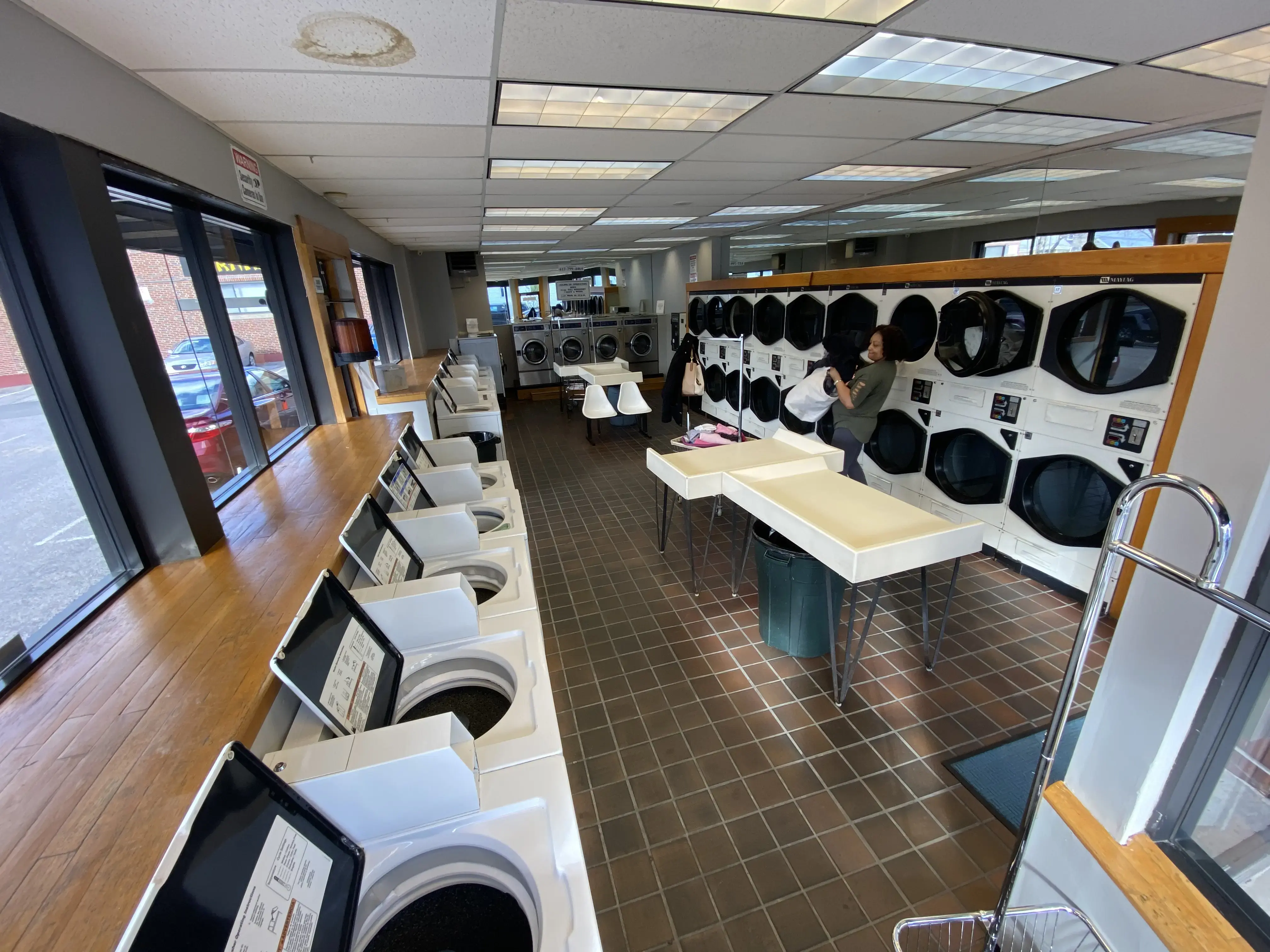 Silver Lake Laundromat thumbnail 12