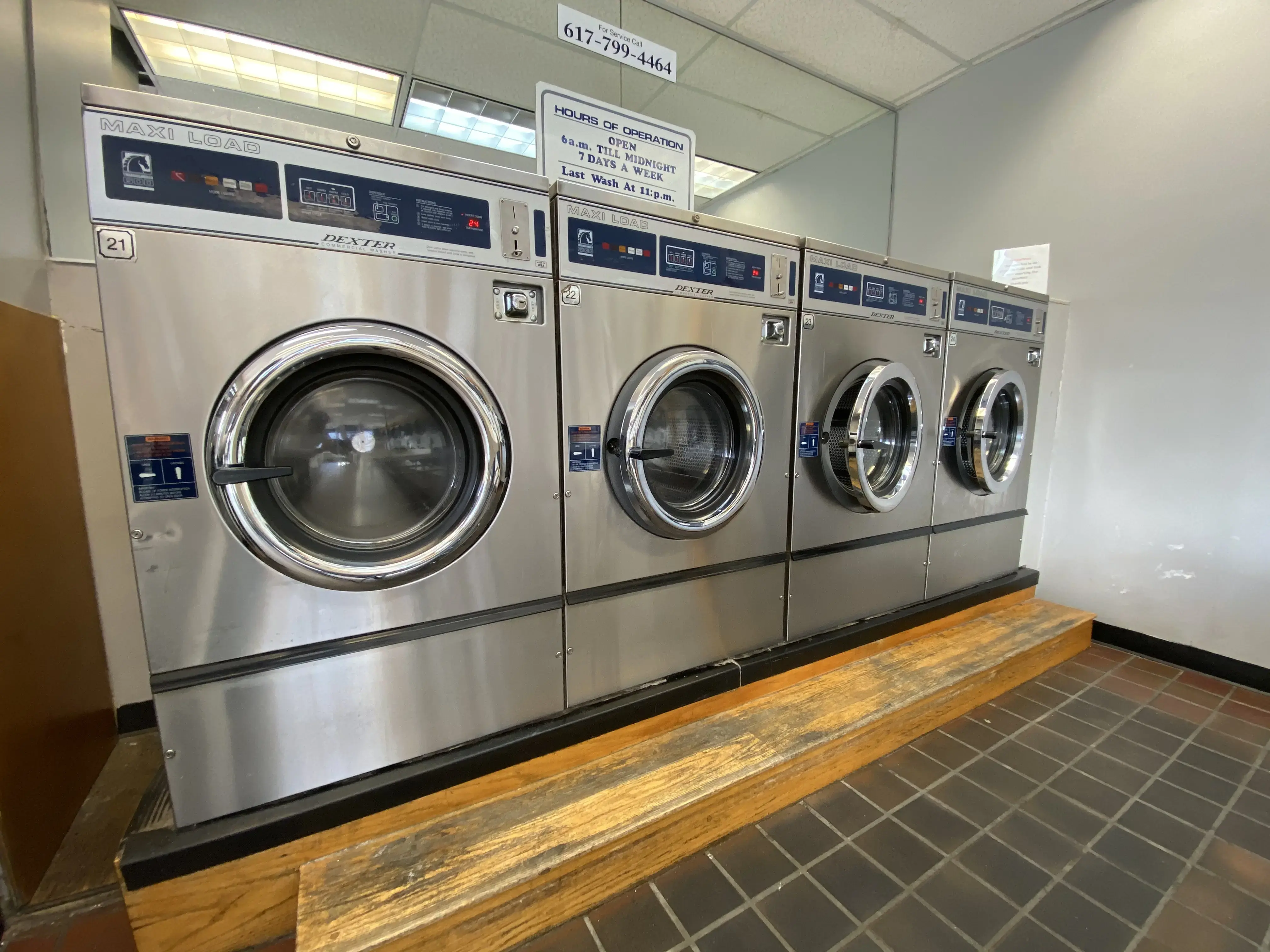 Silver Lake Laundromat - Image 13