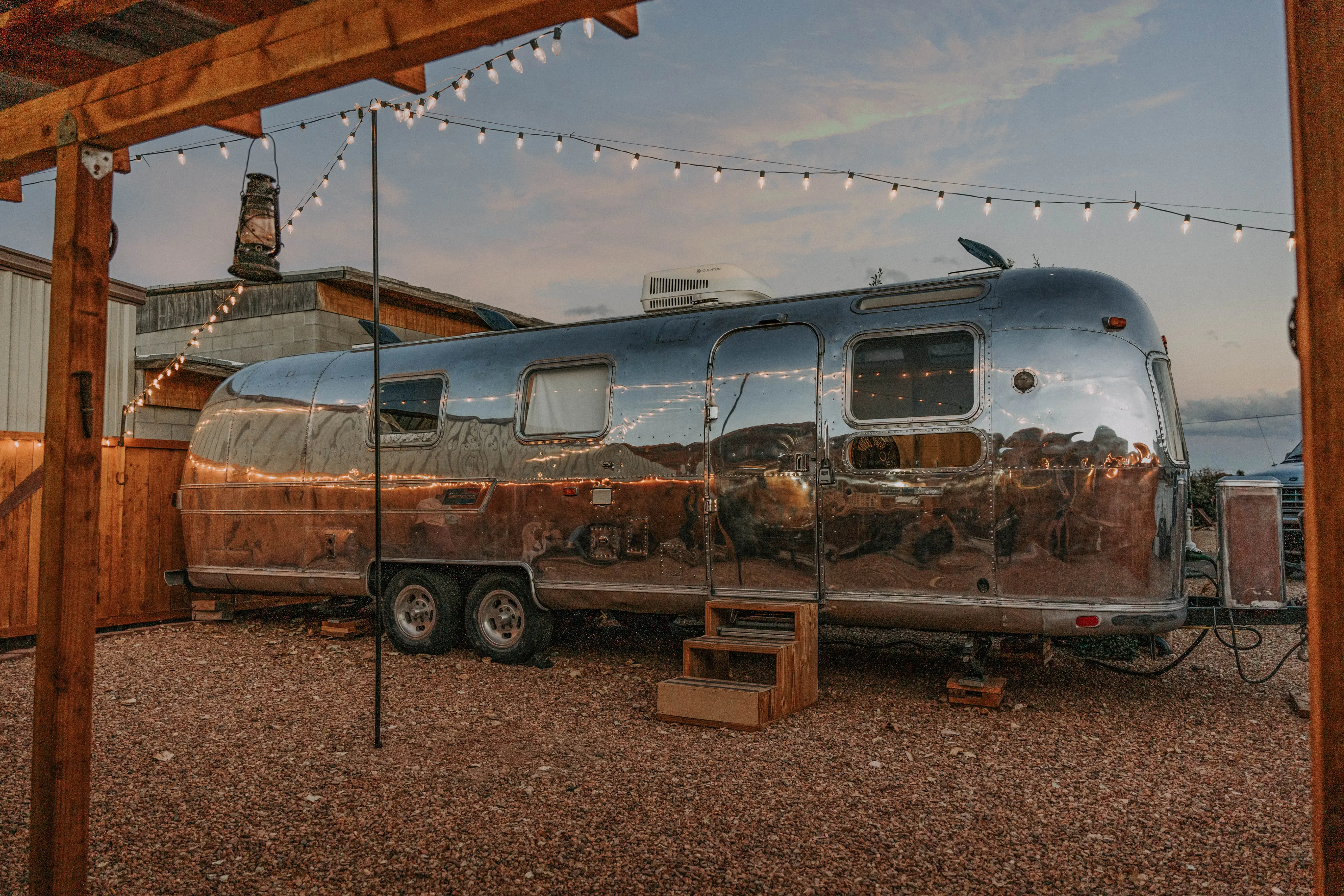 Silverbelt Stays & Laundromat thumbnail 2