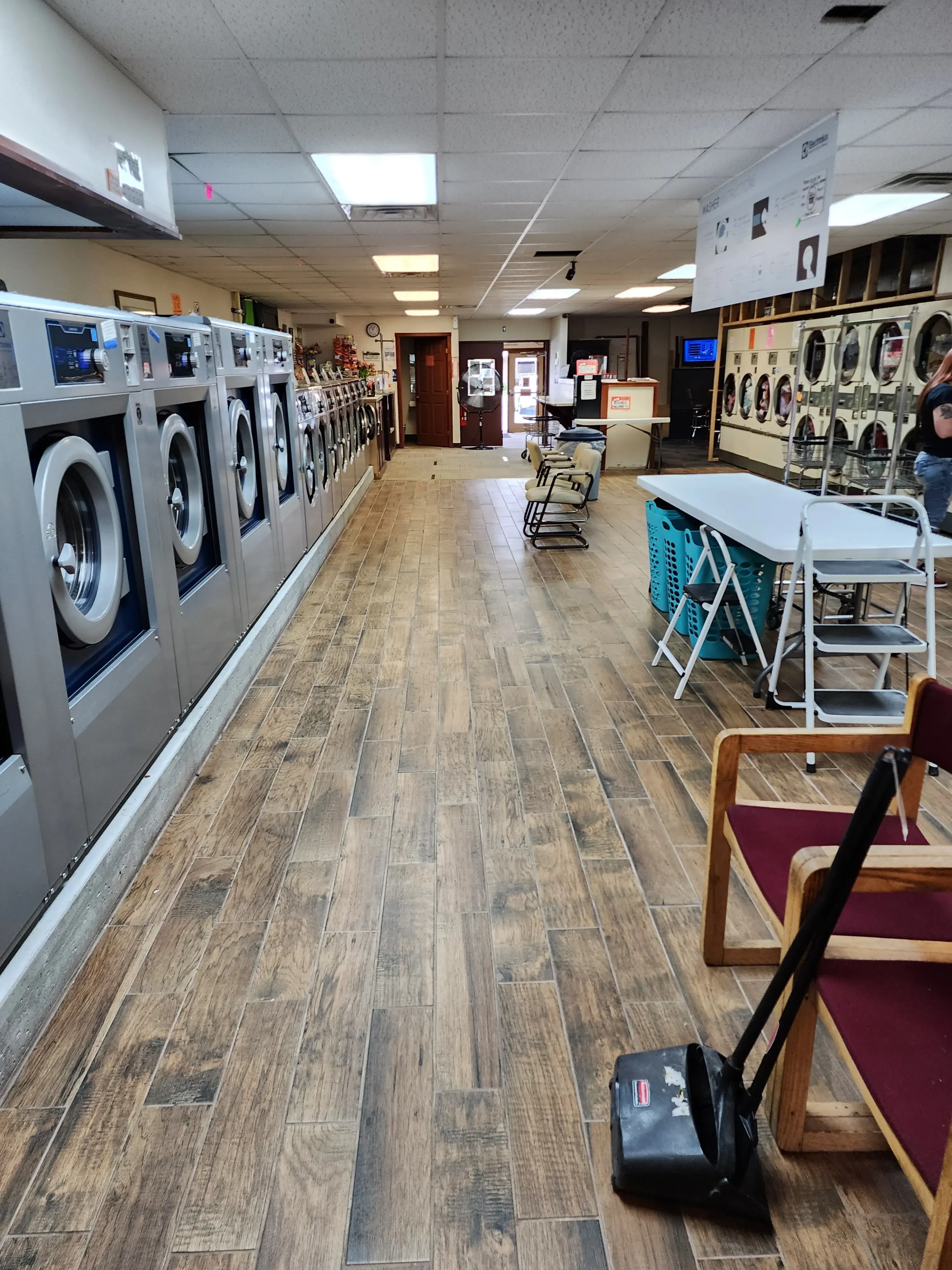 Simington Cleaners and Laundromat - Image 13