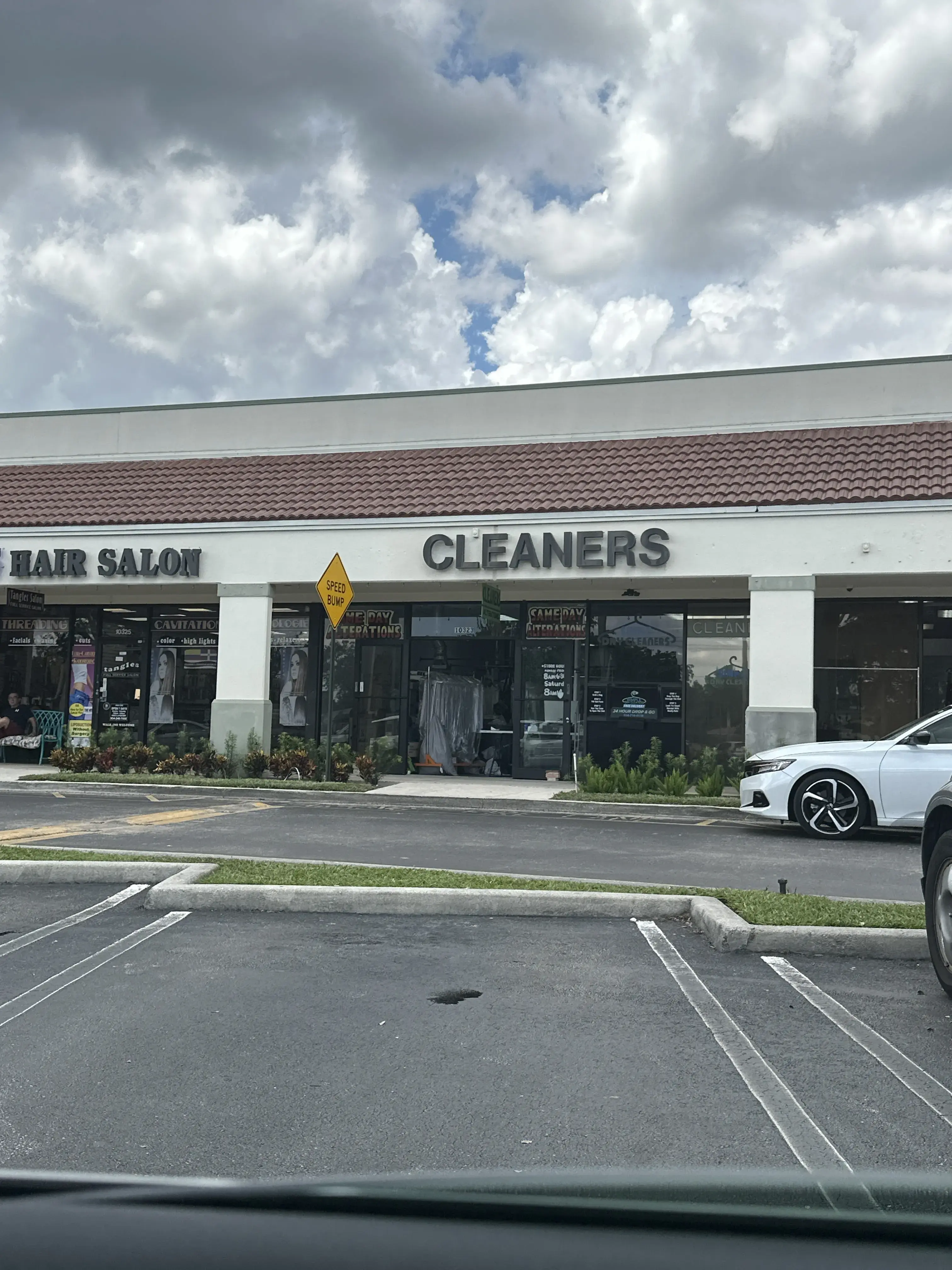 Simple Dry Cleaners thumbnail 5