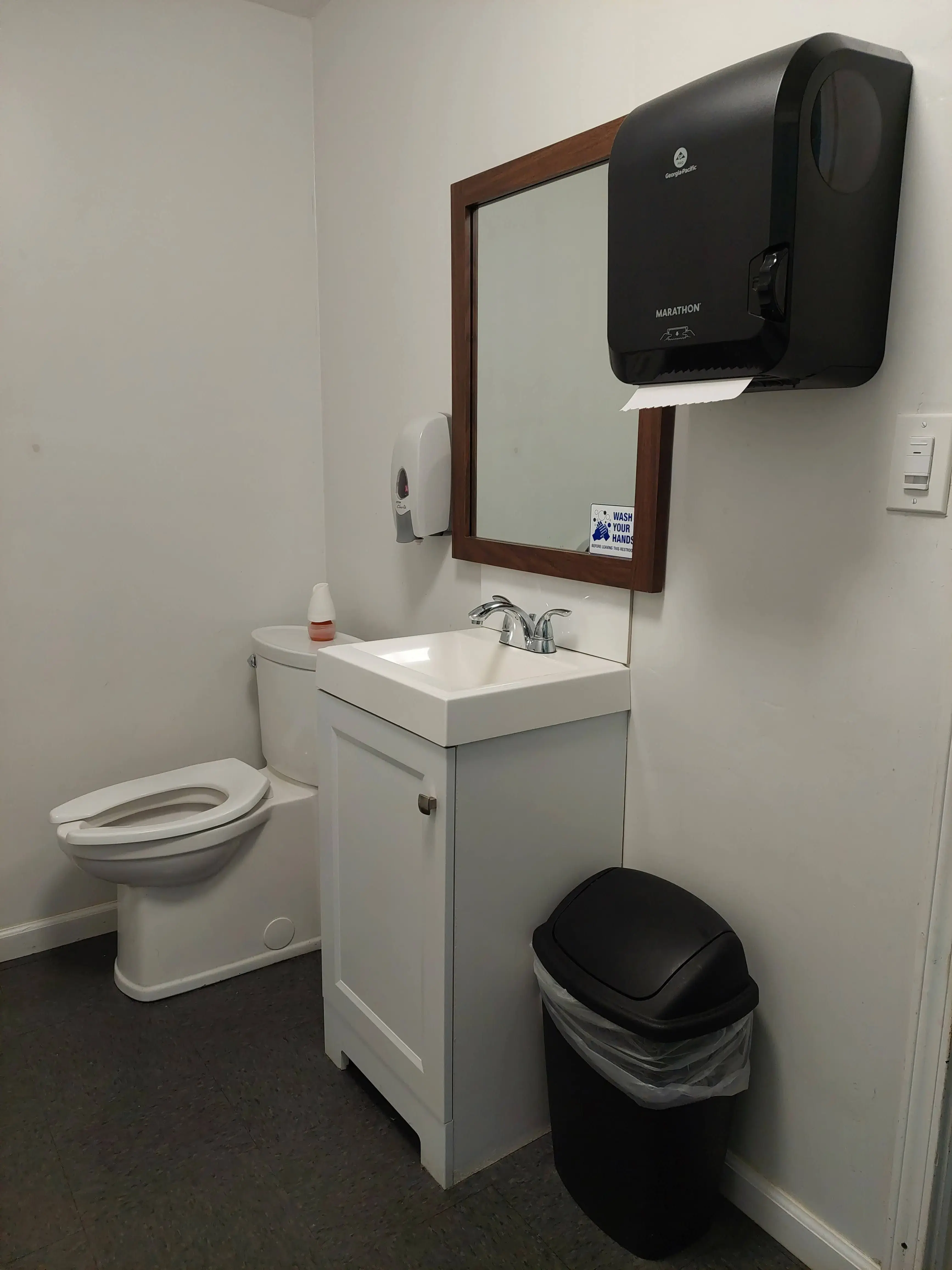 Simply Clean Laundromat thumbnail 10