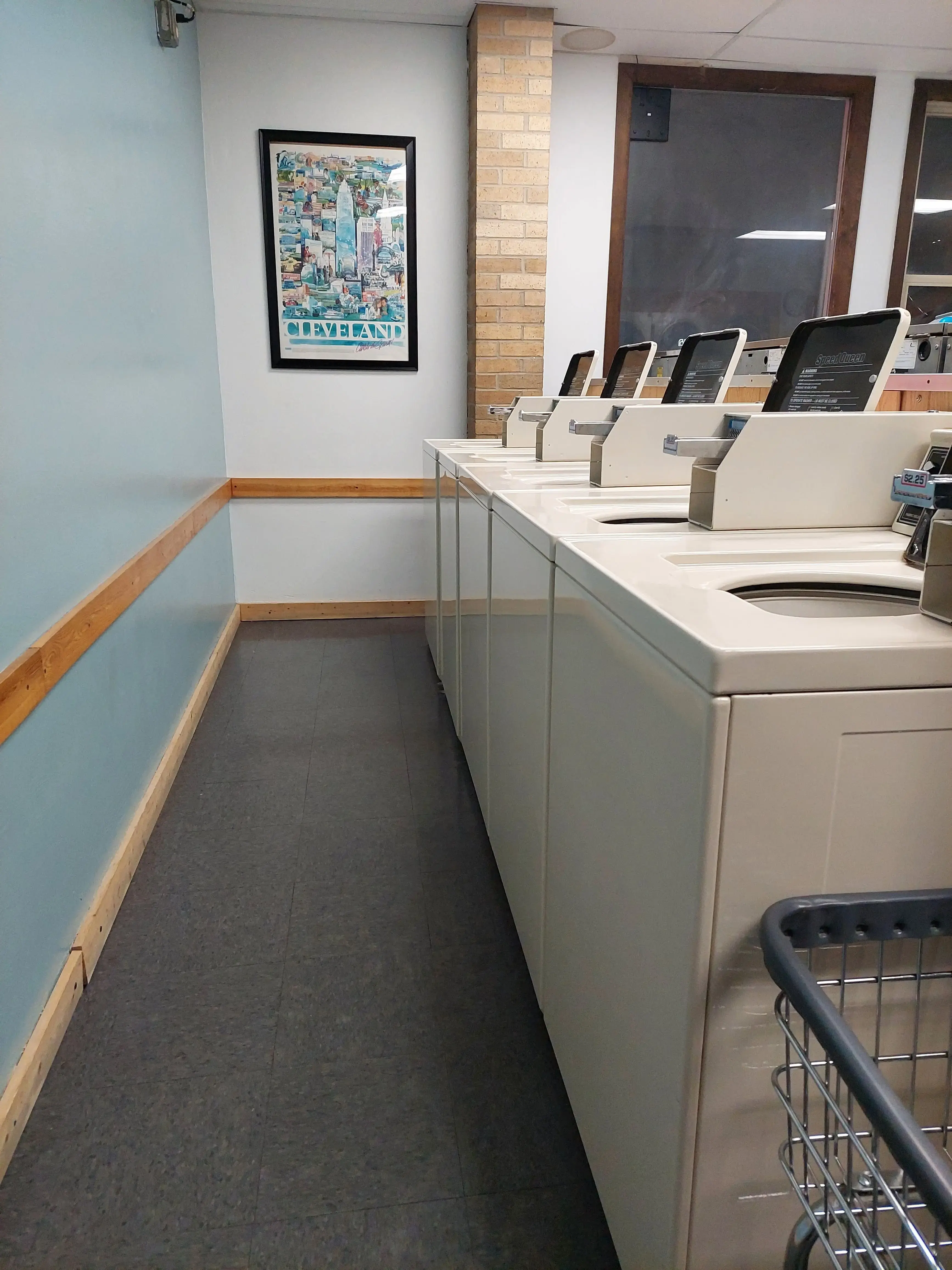 Simply Clean Laundromat - Image 8