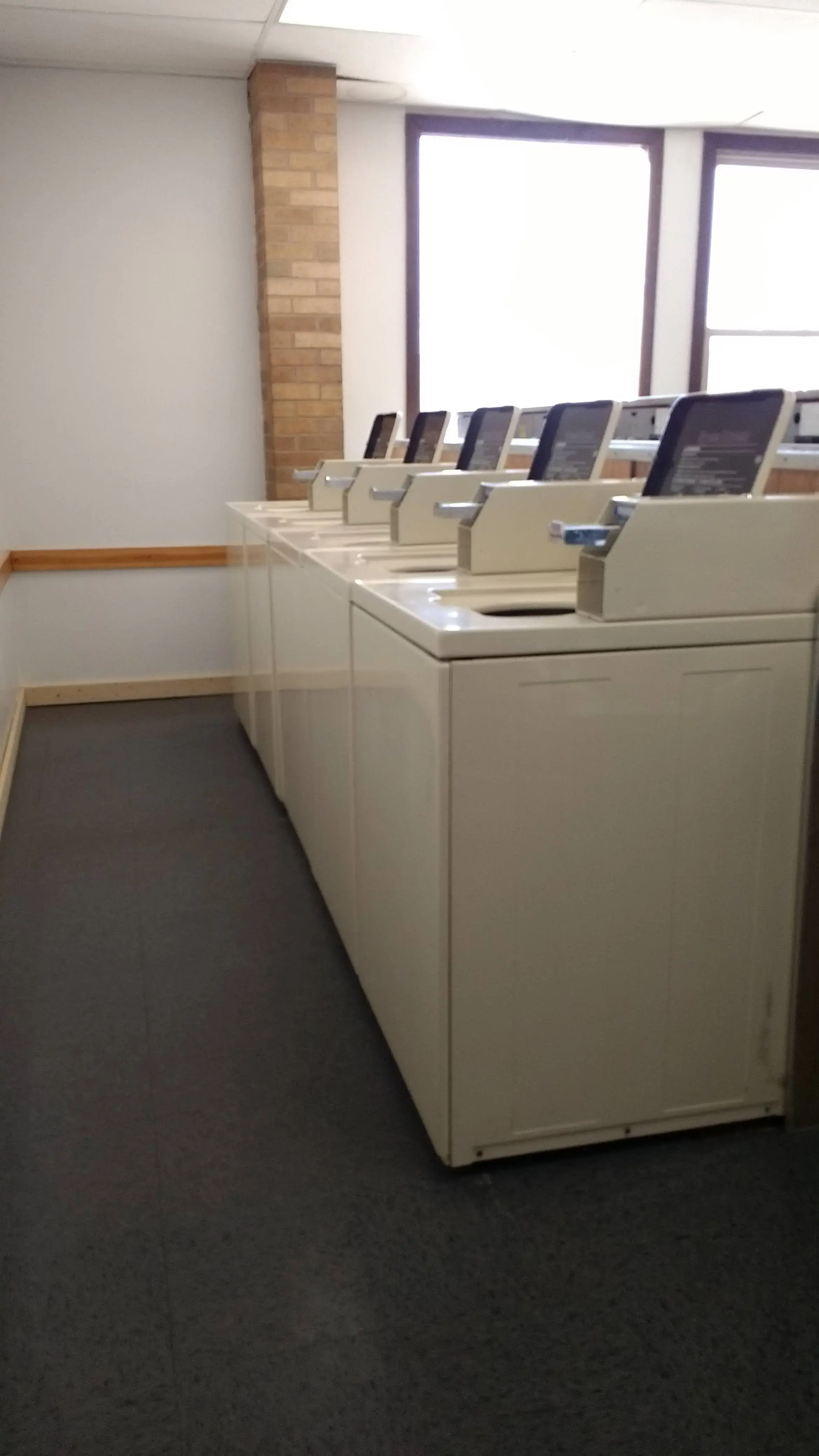 Simply Clean Laundromat thumbnail 19