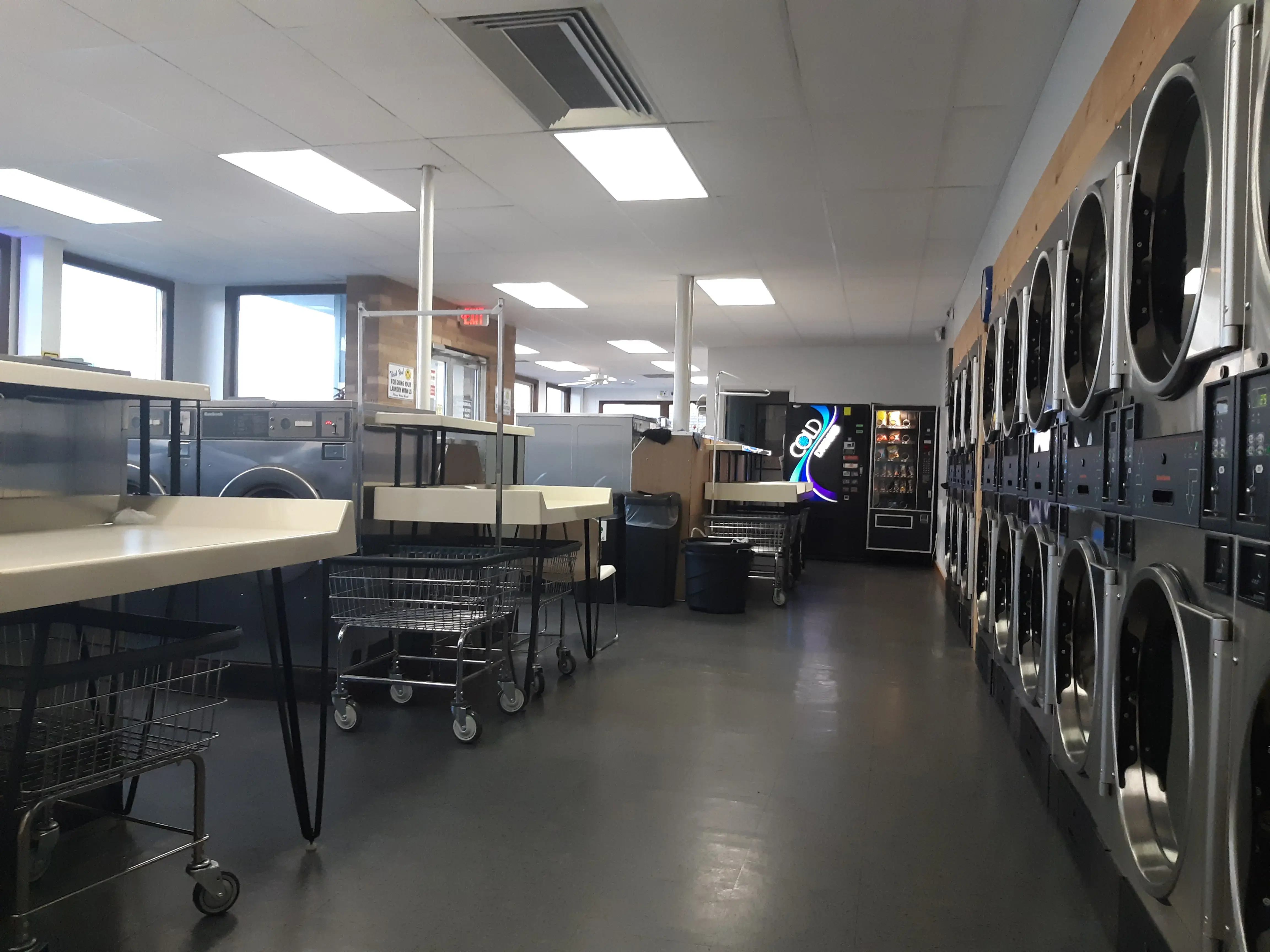 Simply Clean Laundromat thumbnail 16