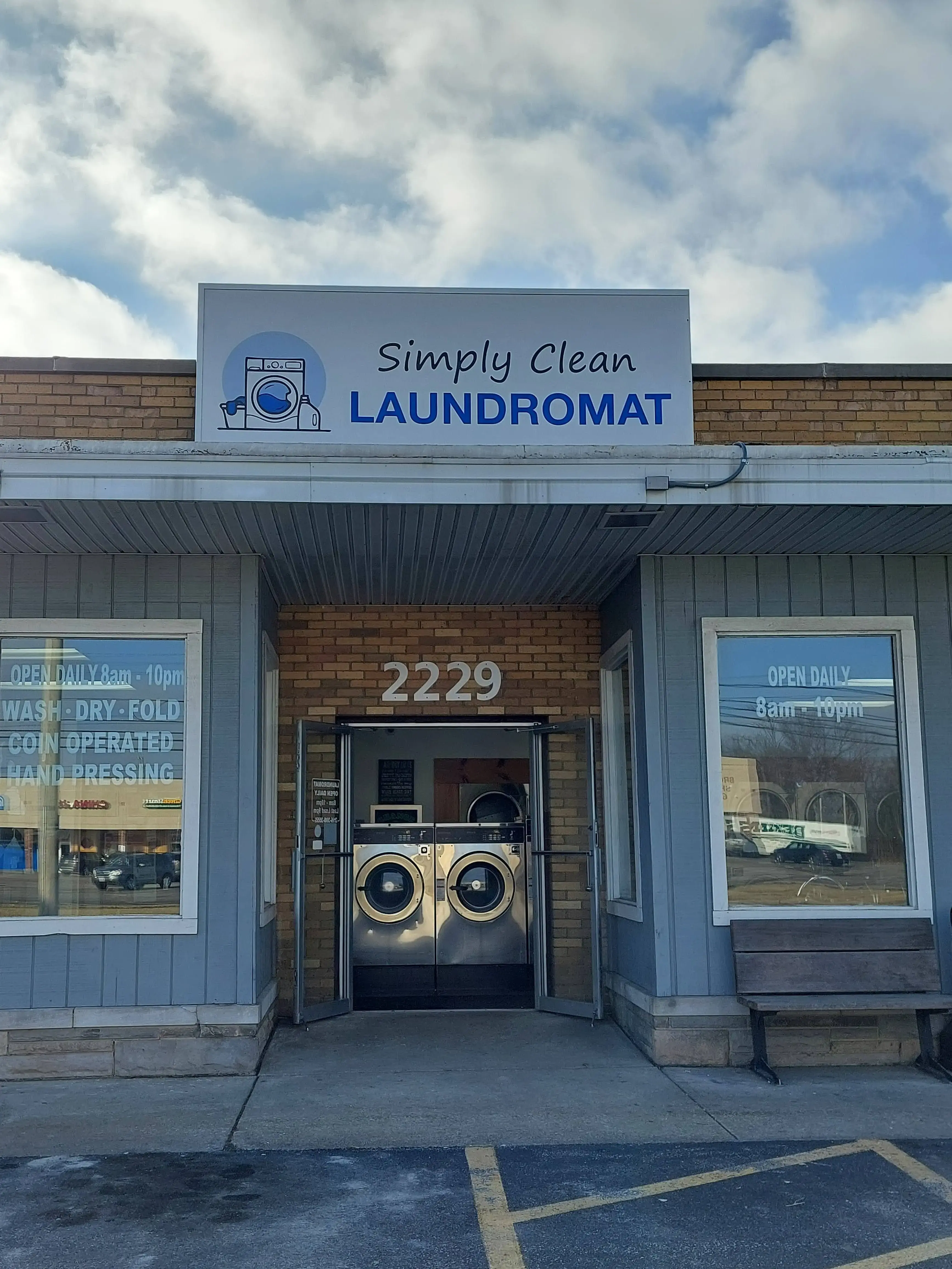 Simply Clean Laundromat thumbnail 2