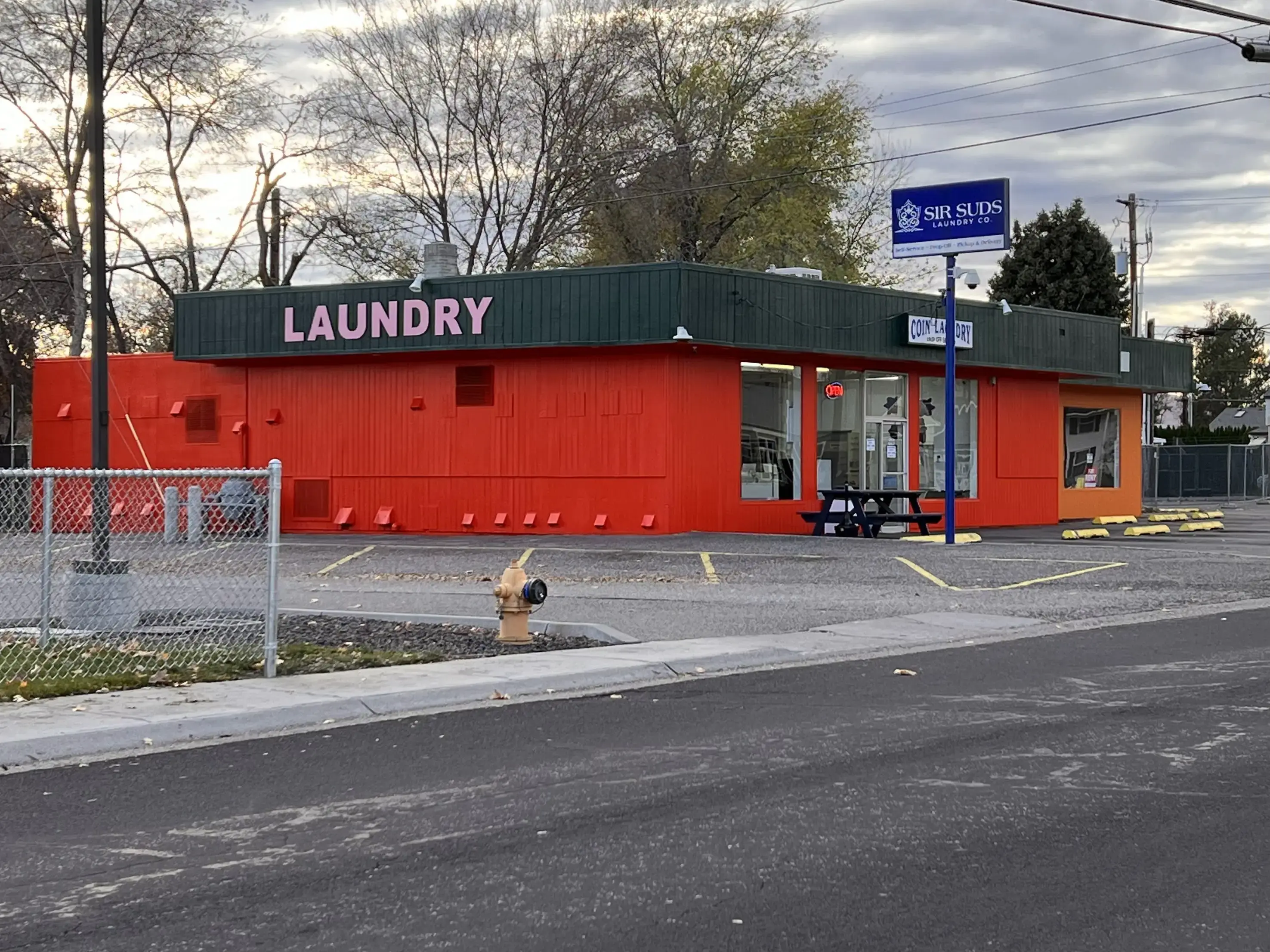 Sir Suds Laundry Co. thumbnail 19