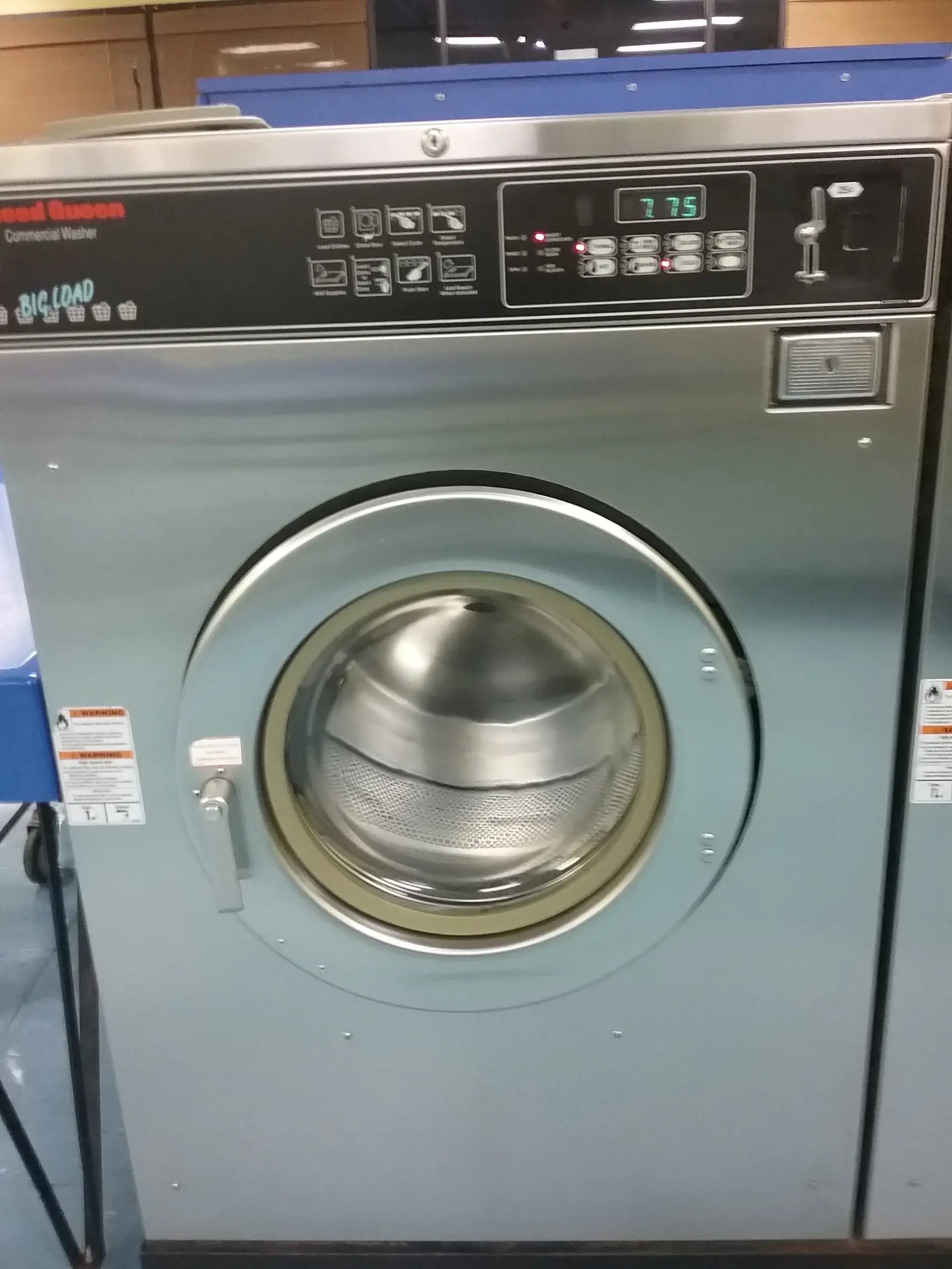 Sister's Coin Laundry thumbnail 9
