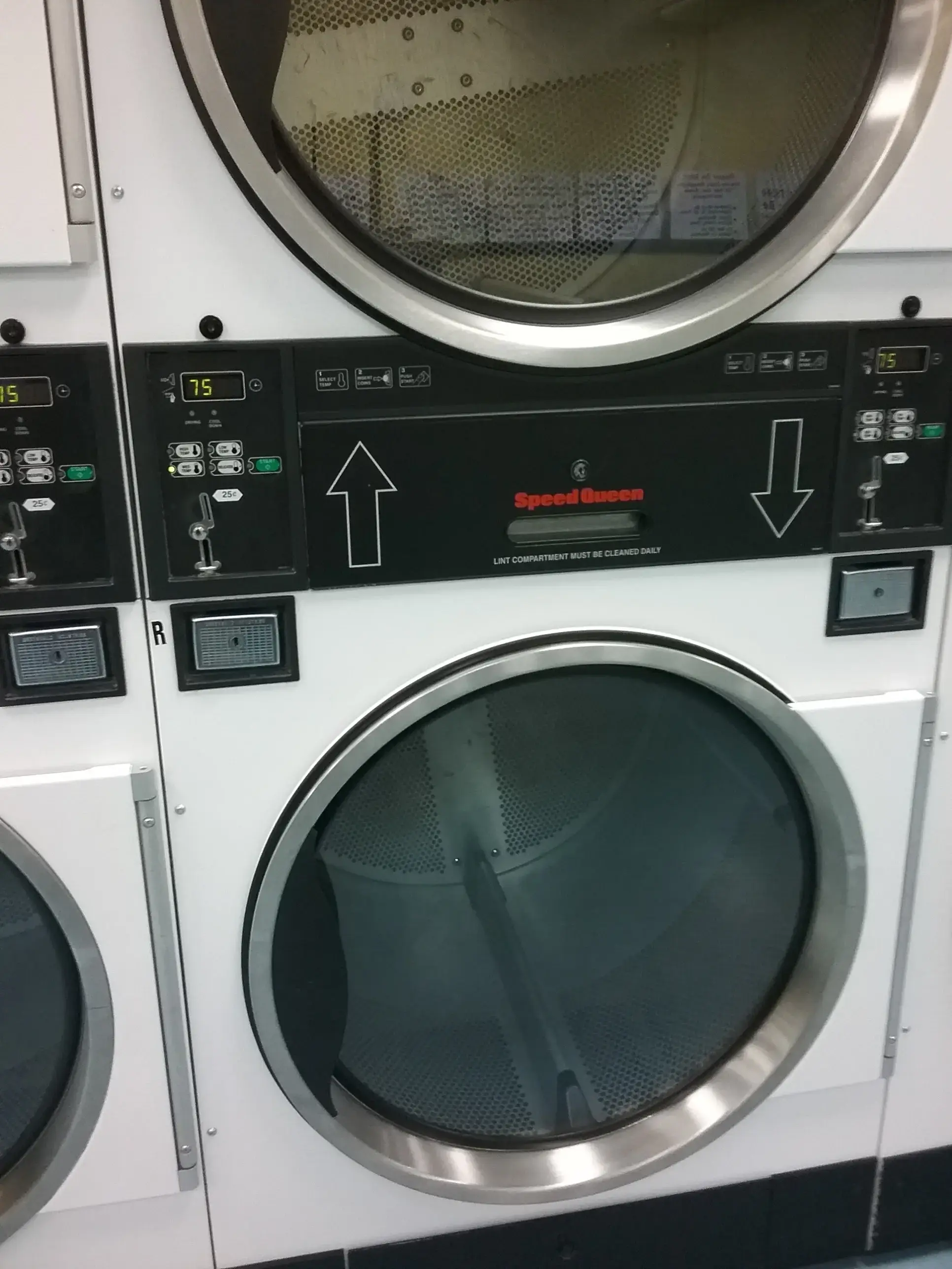 Sister's Coin Laundry - Image 10