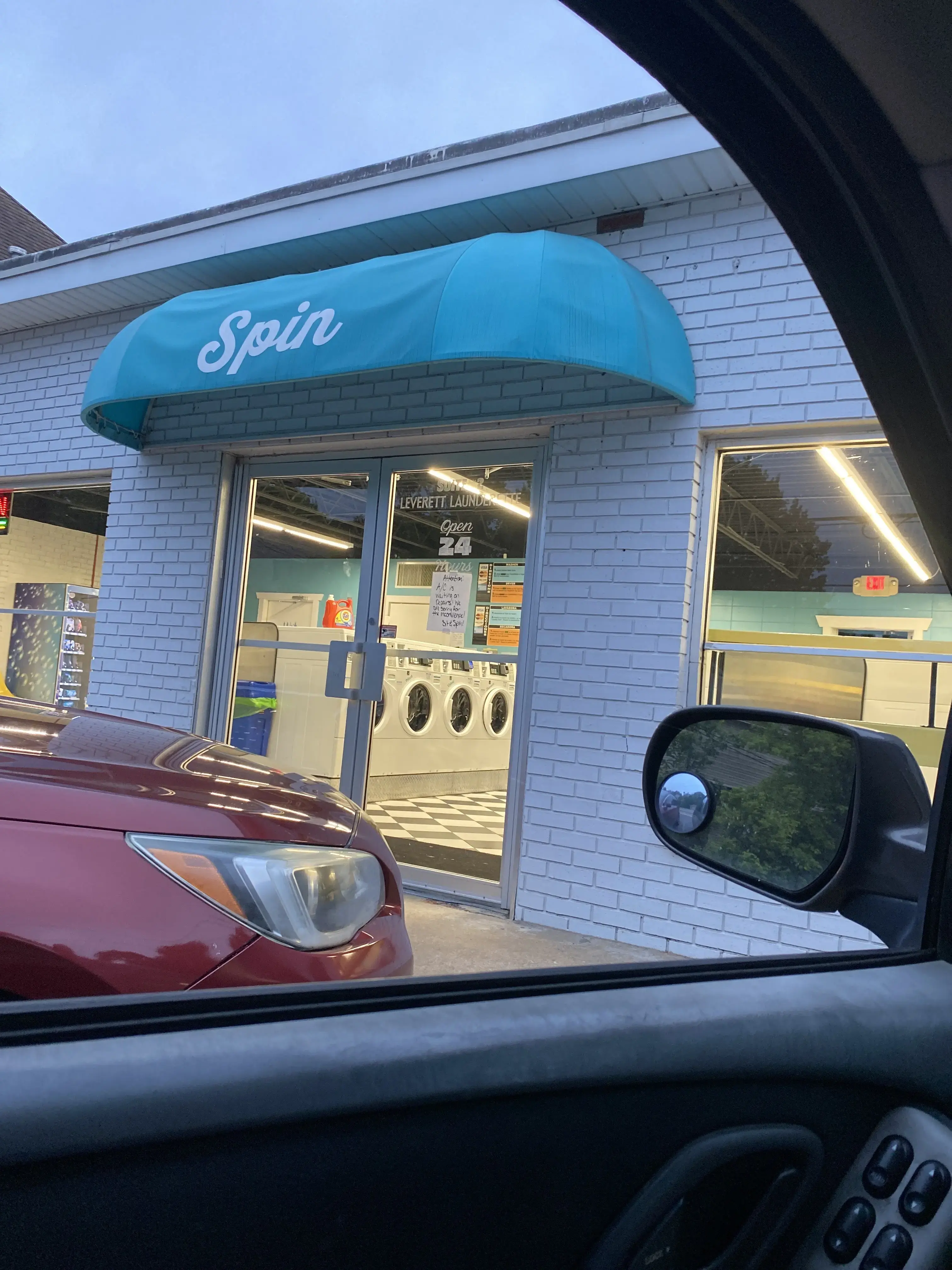 Sit & Spin - Image 5