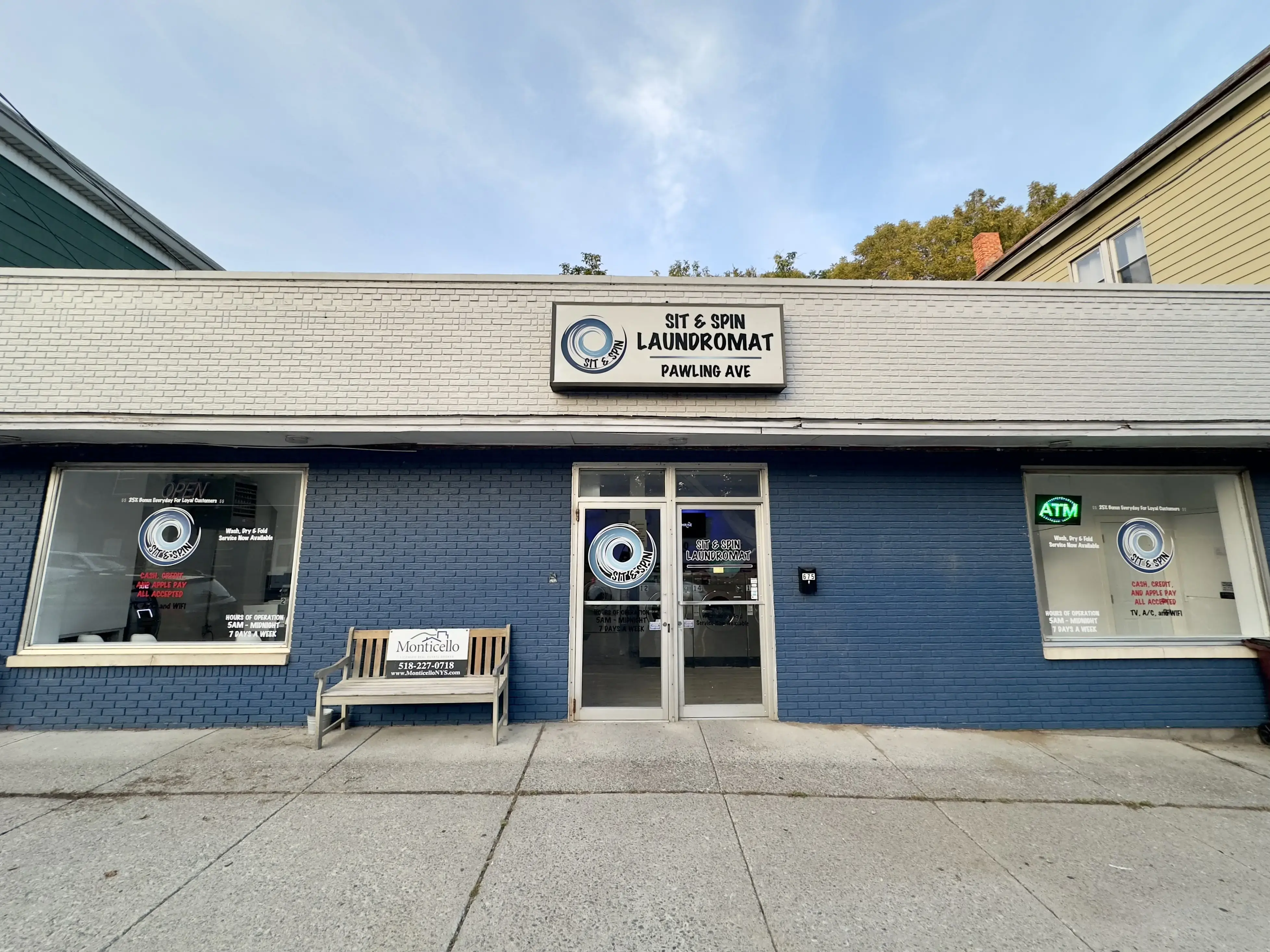 Sit & Spin Laundromat thumbnail 3