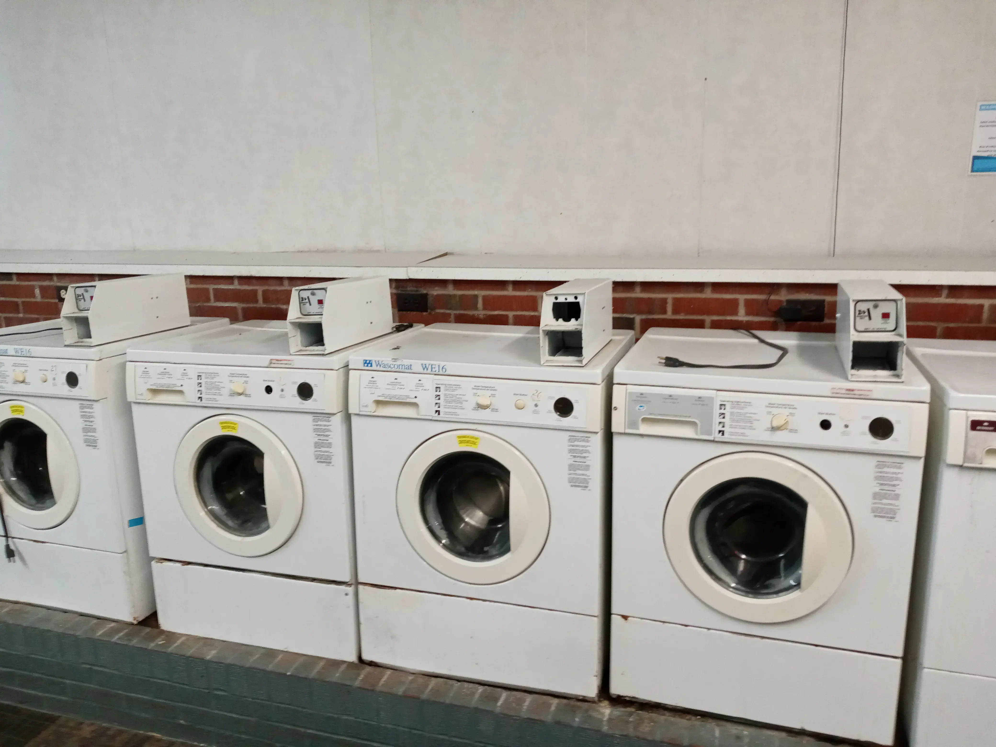 Sky Plaza Laundromat thumbnail 12