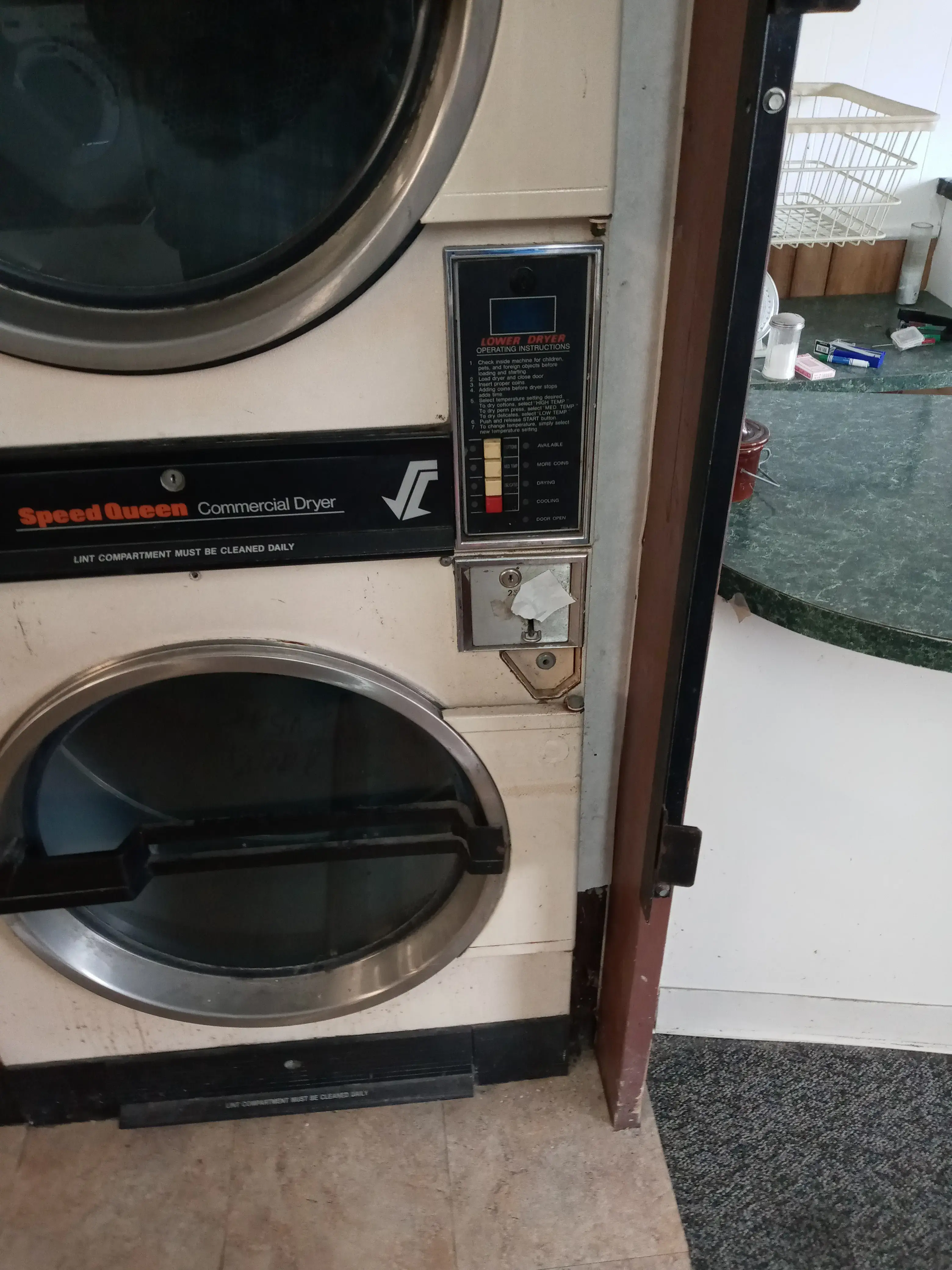 Sky Plaza Laundromat - Image 4