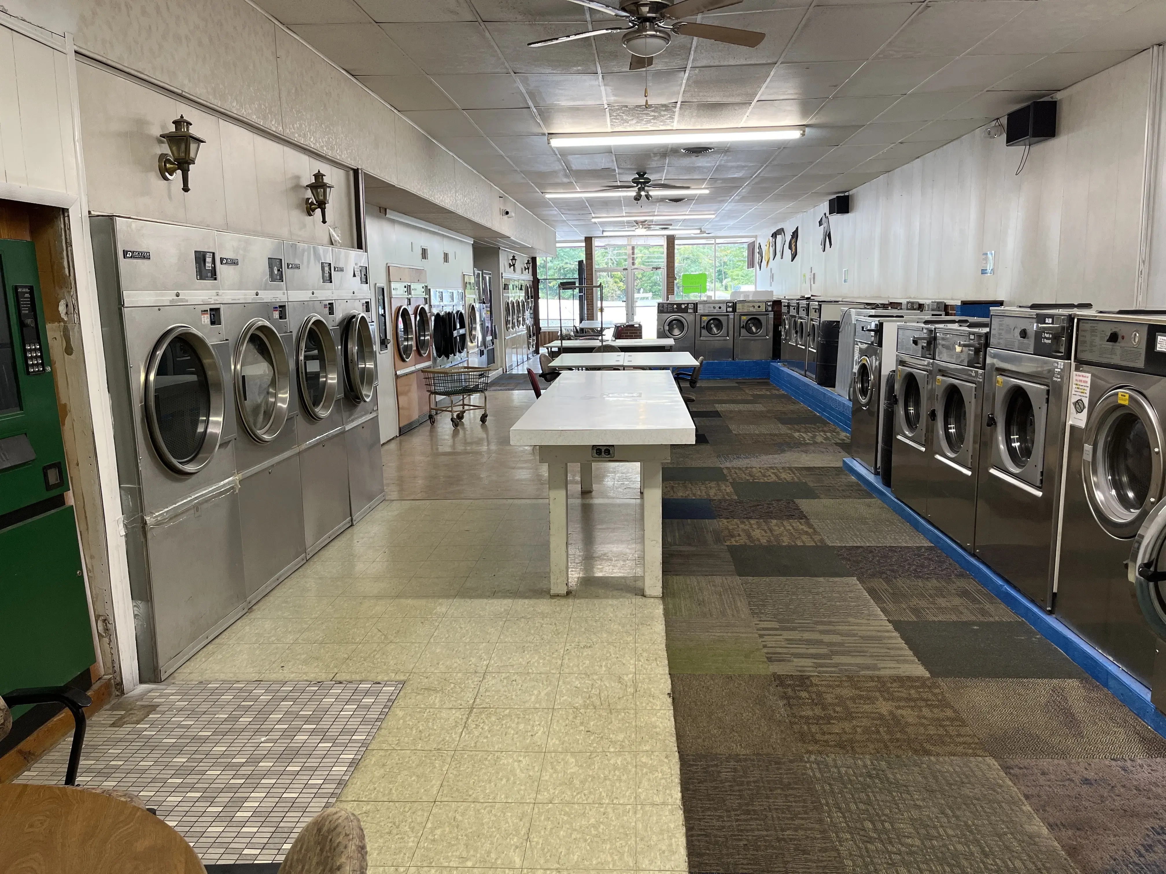 Sky Plaza Laundromat - Image 10