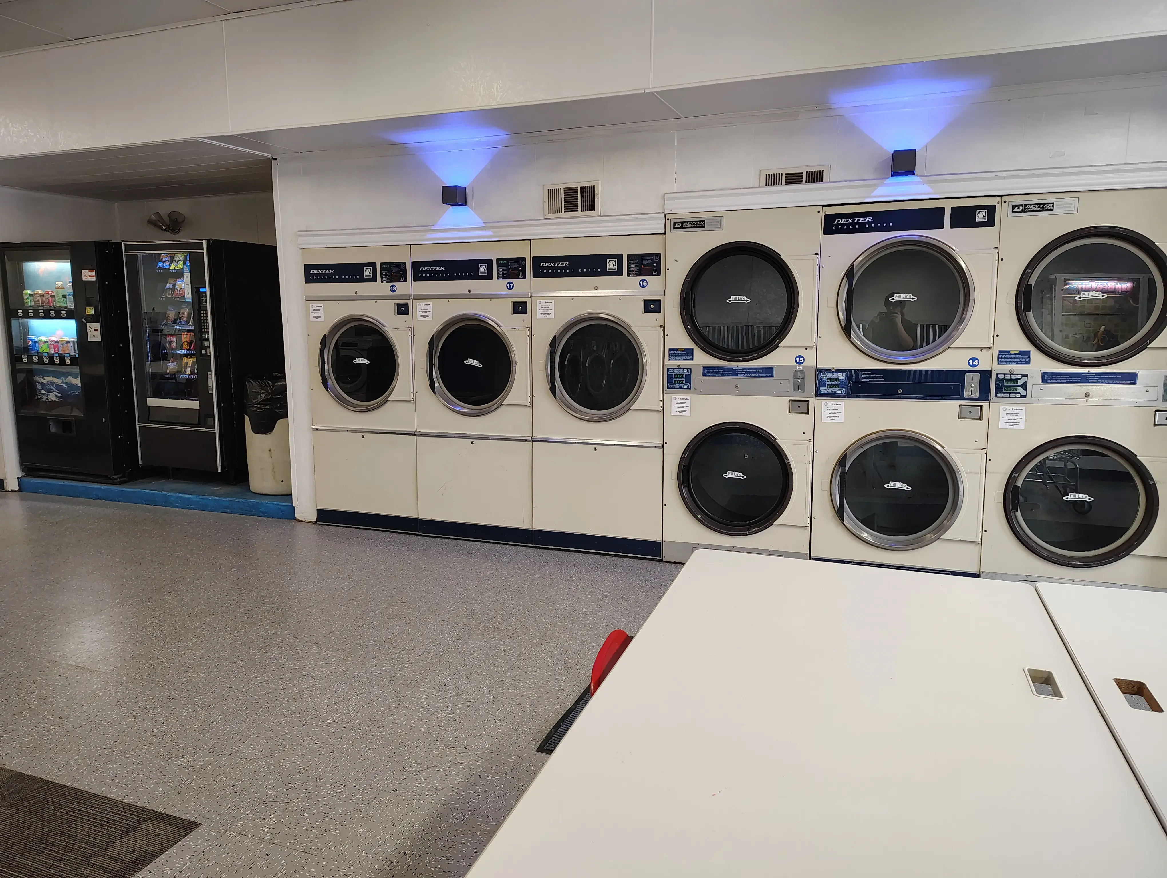 Sky Plaza Laundromat - Image 16