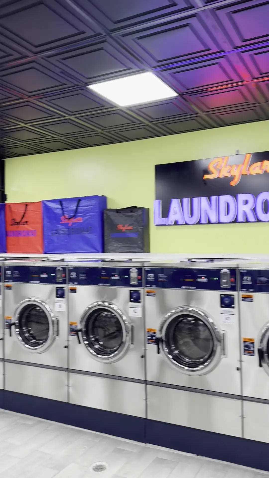 Skylar Laundromat thumbnail 20