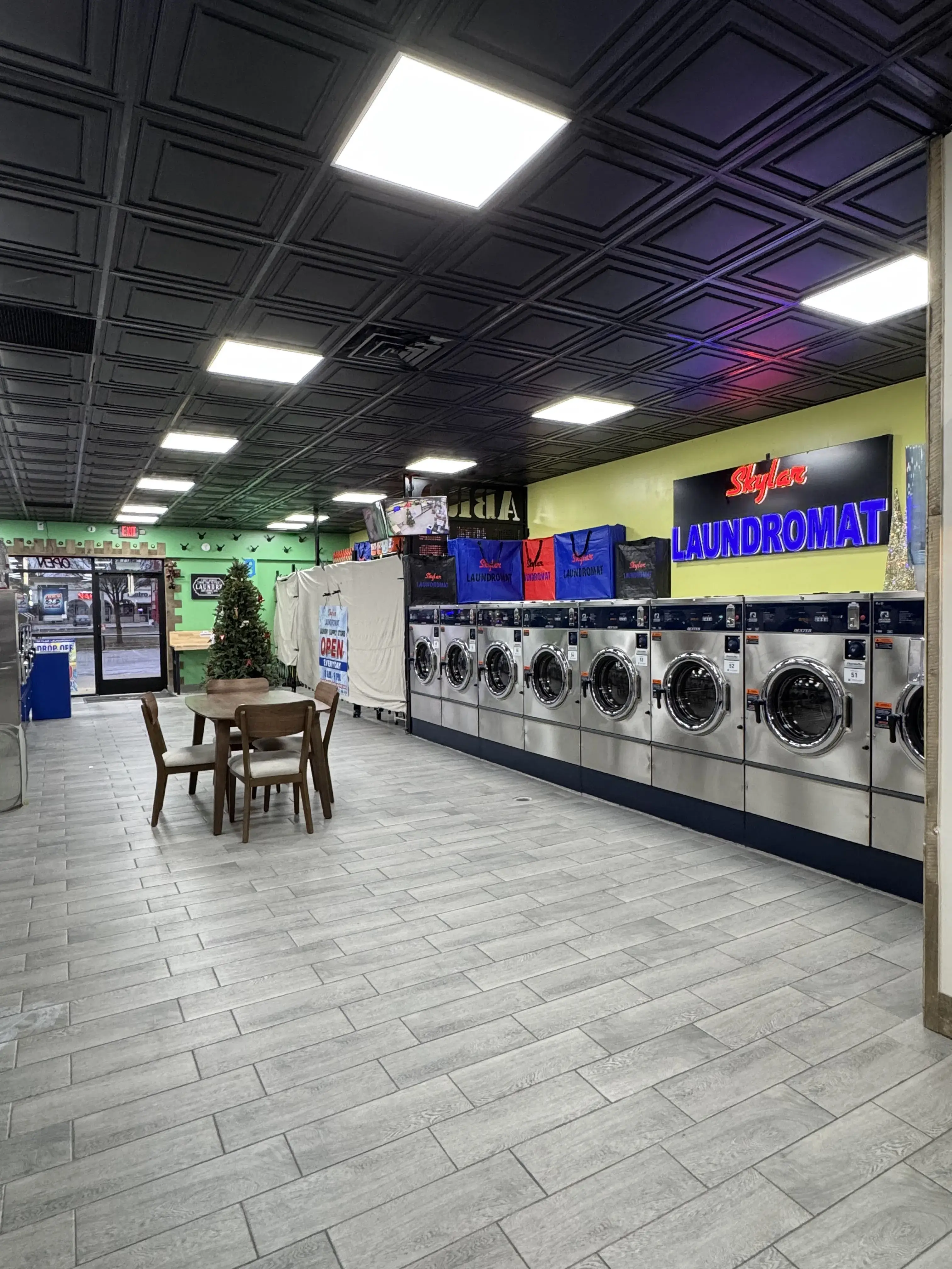 Skylar Laundromat - Image 9