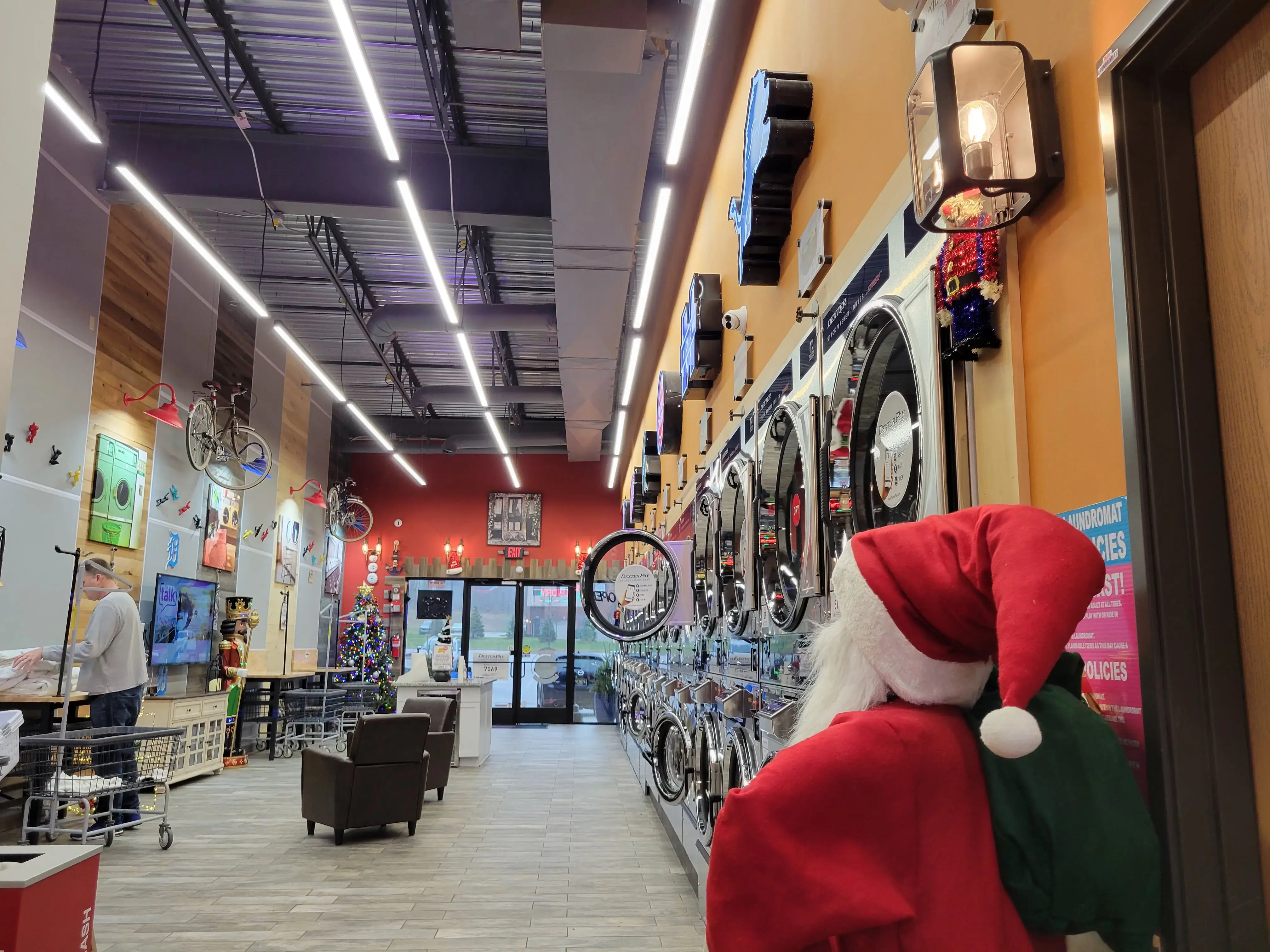 Skylar Laundromat (Lake Orion) thumbnail 4